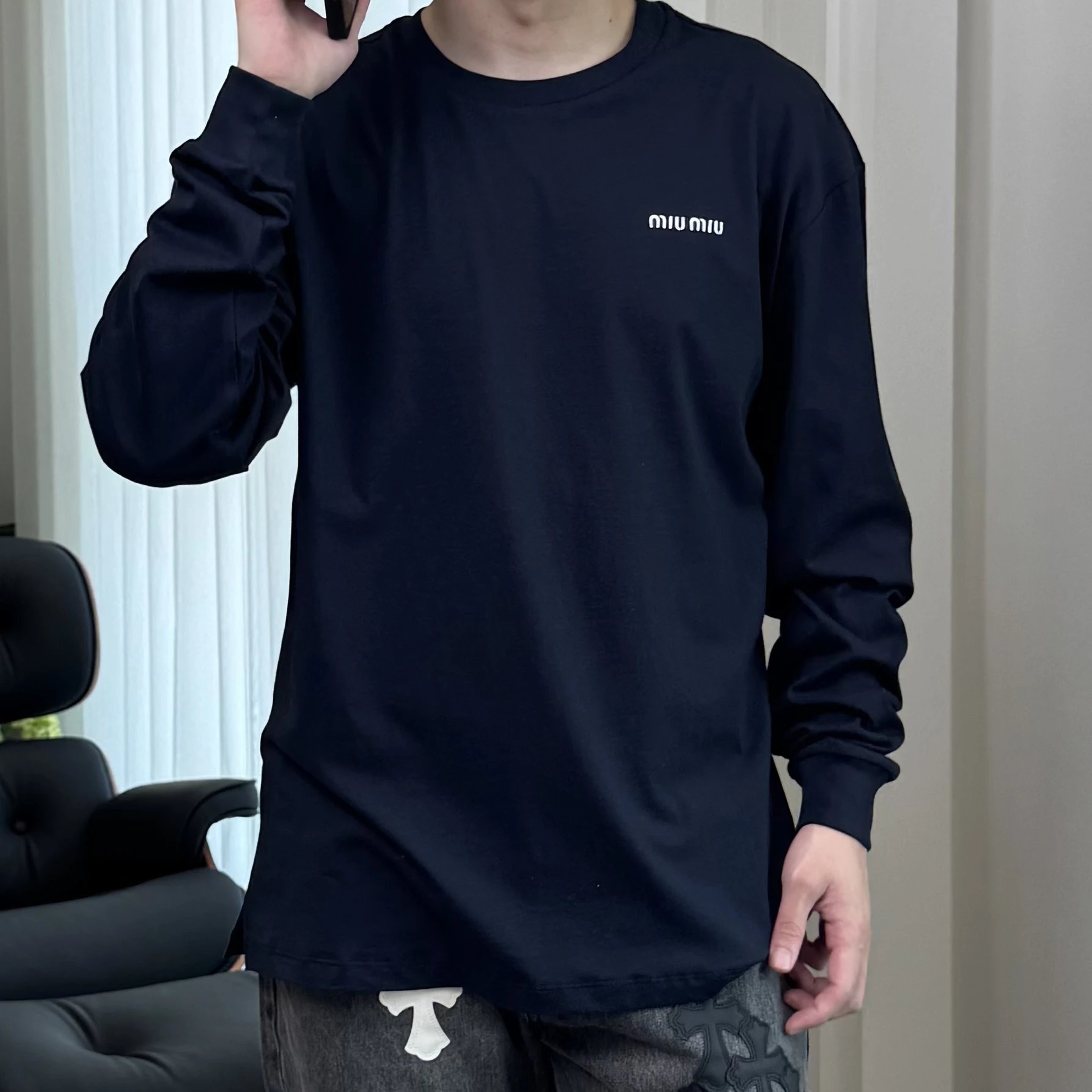RD-C405 · Embroidered Long-Sleeve Top showcase view 7