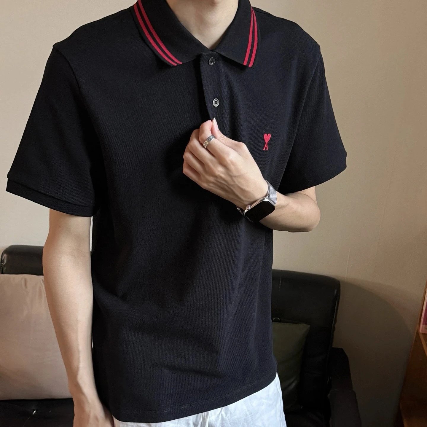 RD-C111 · Contrast-Stripe Heart Embroidery Polo showcase view 3