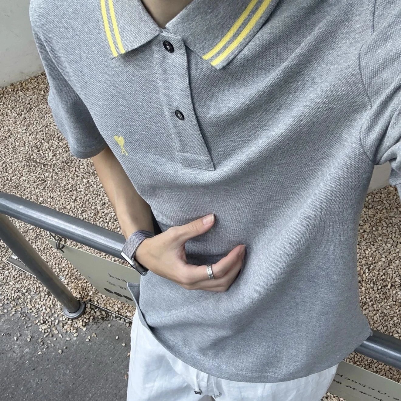 RD-C111 · Contrast-Stripe Heart Embroidery Polo showcase view 8