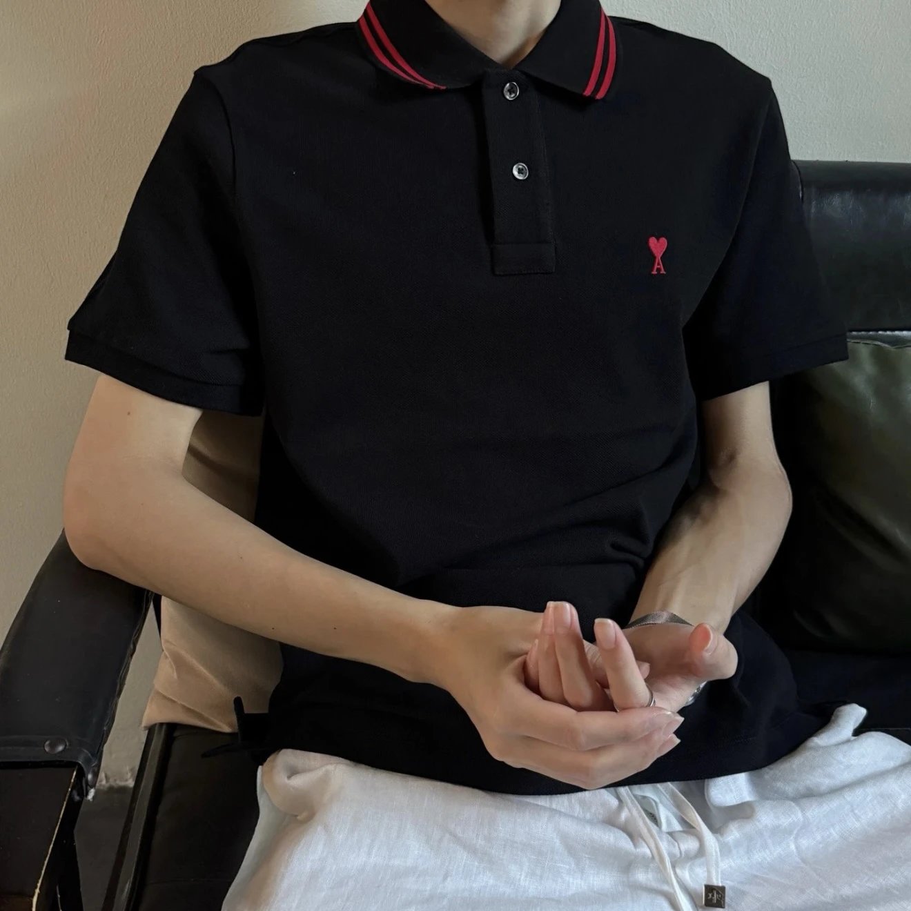 RD-C111 · Contrast-Stripe Heart Embroidery Polo showcase view 9