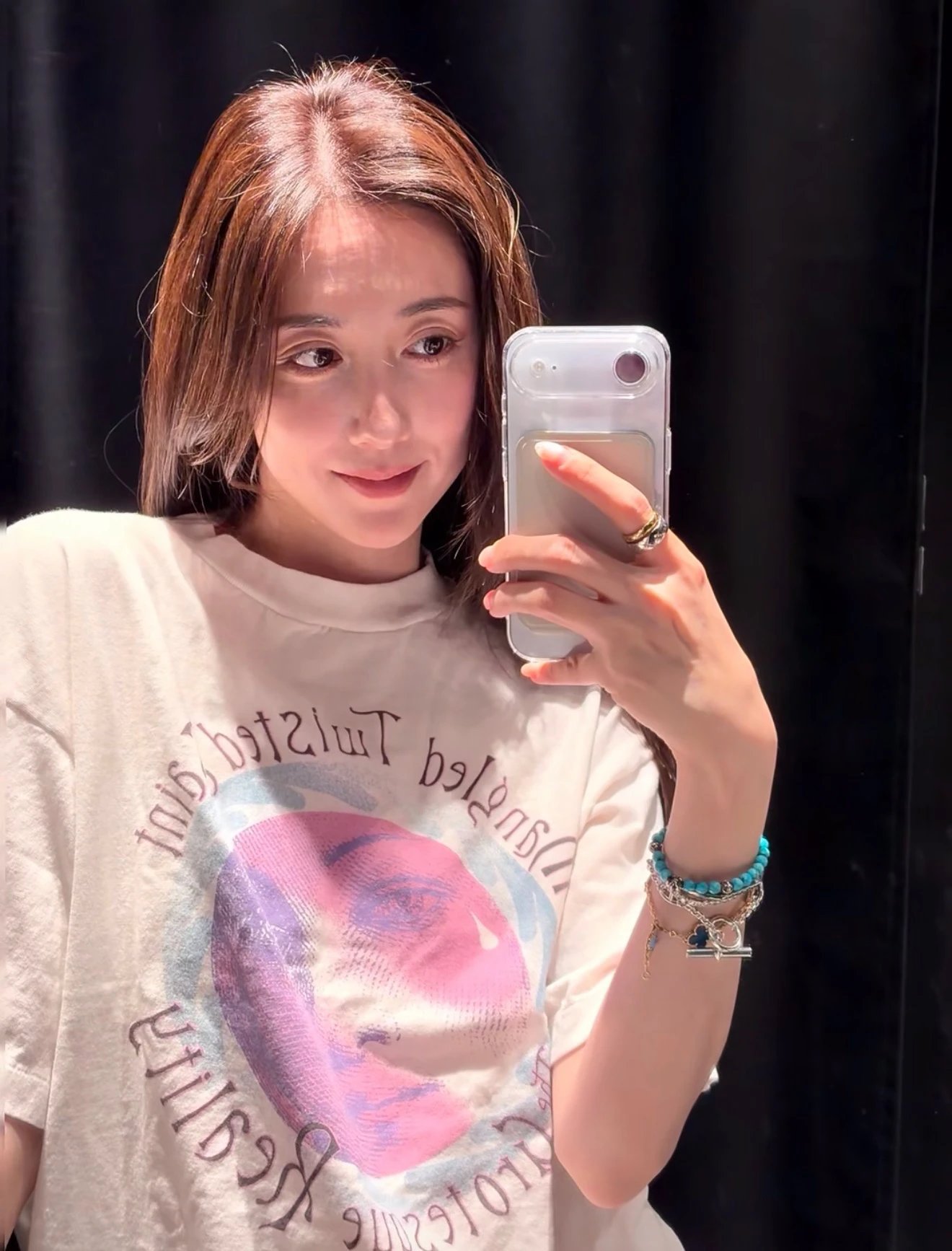 RD-C208 · Graphic T-Shirt showcase view 12