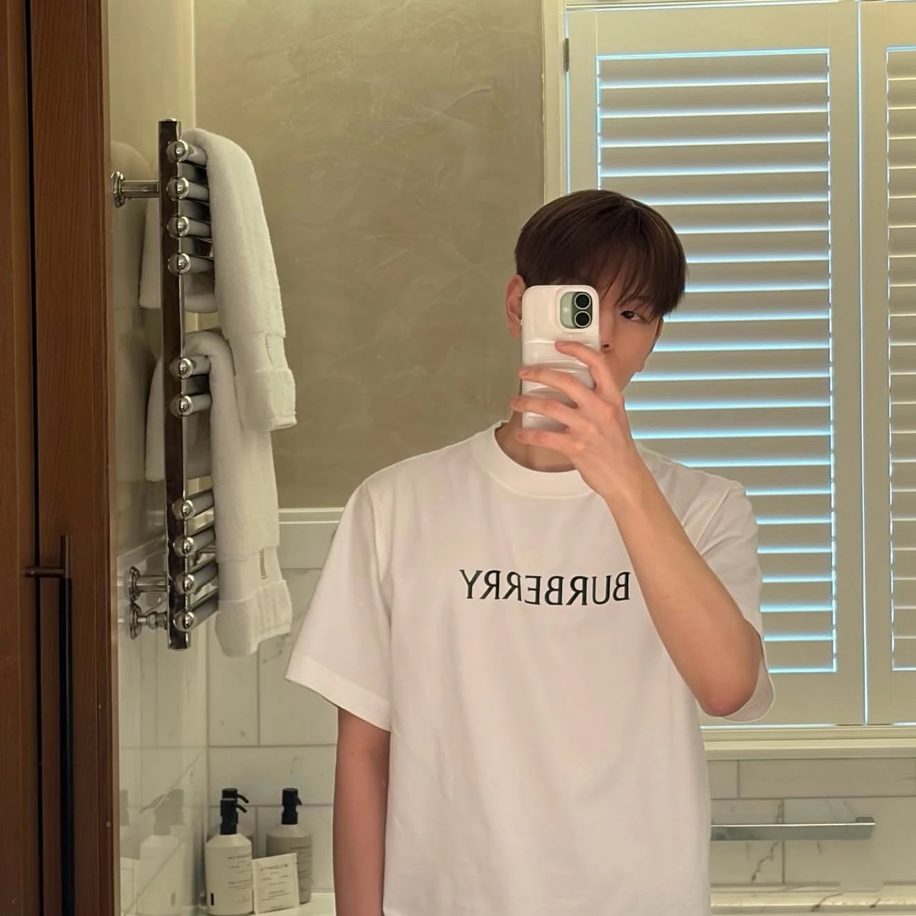 RD-C077 · Letter-Print Cotton T-Shirt showcase view 8