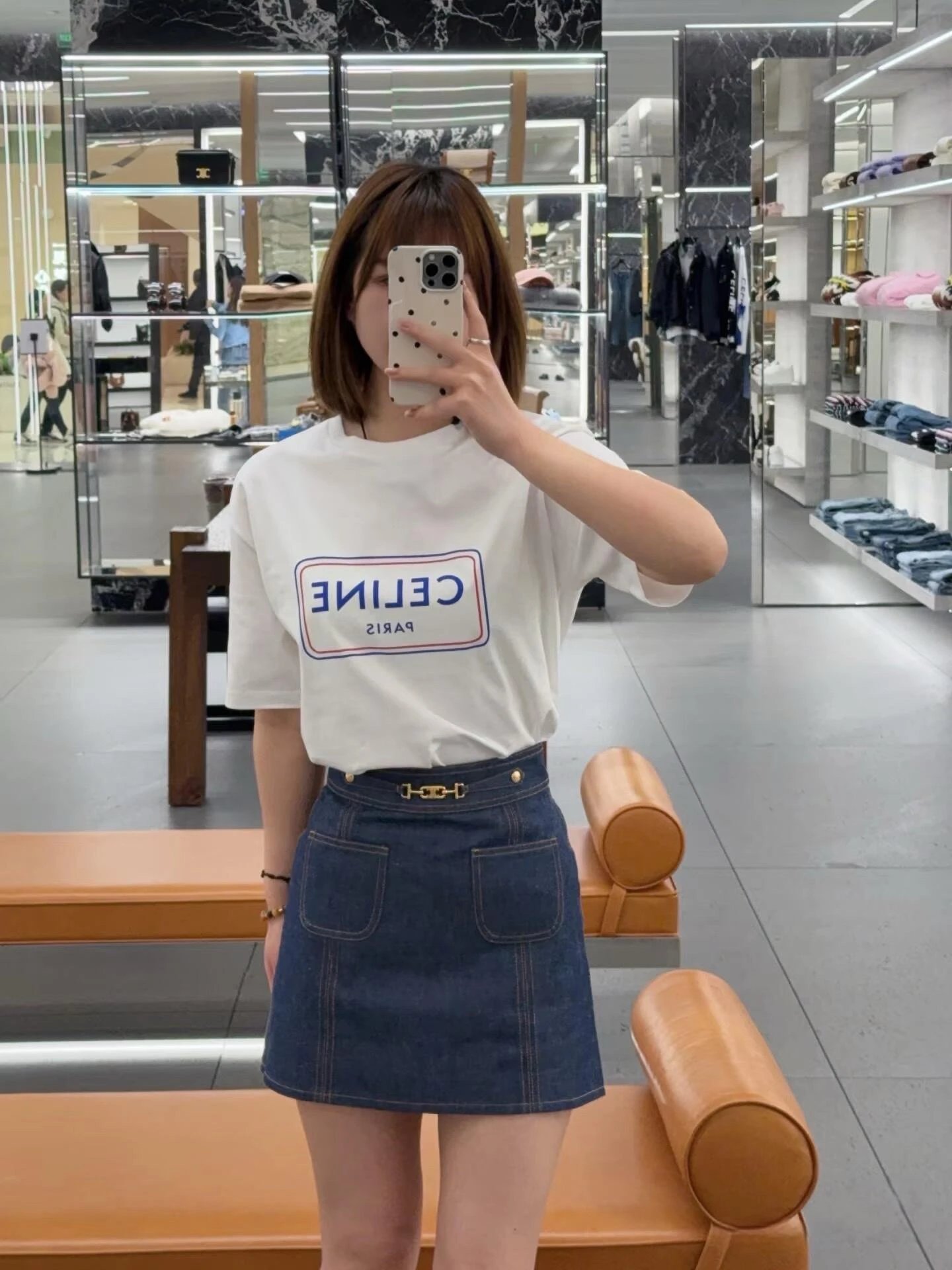 RD-C092 · Box Logo Short-Sleeve T-Shirt showcase view 9