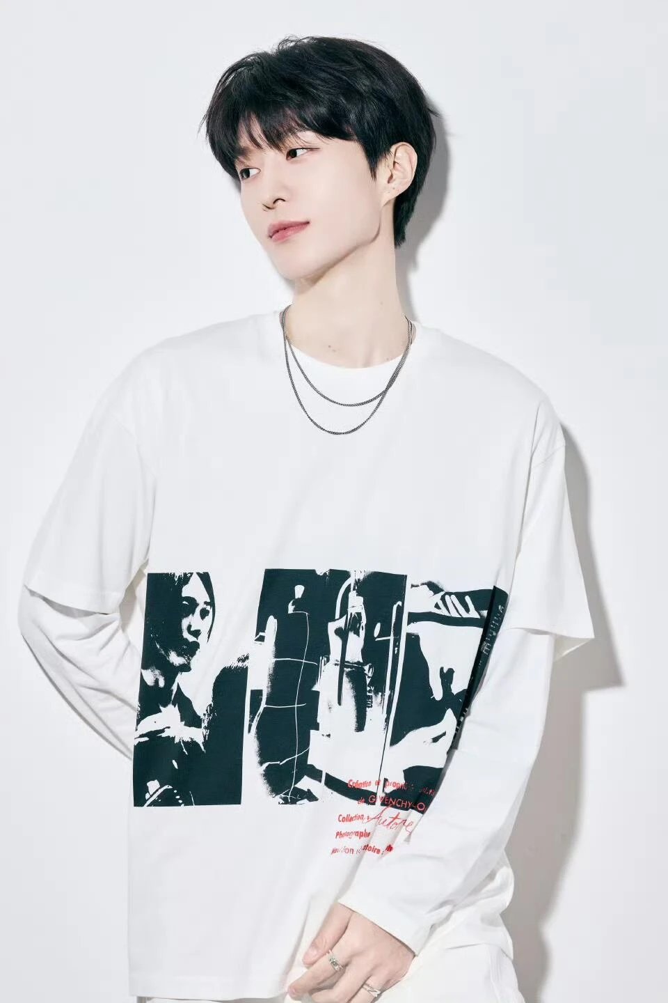 RD-C089 · Graphic T-Shirt showcase view 3