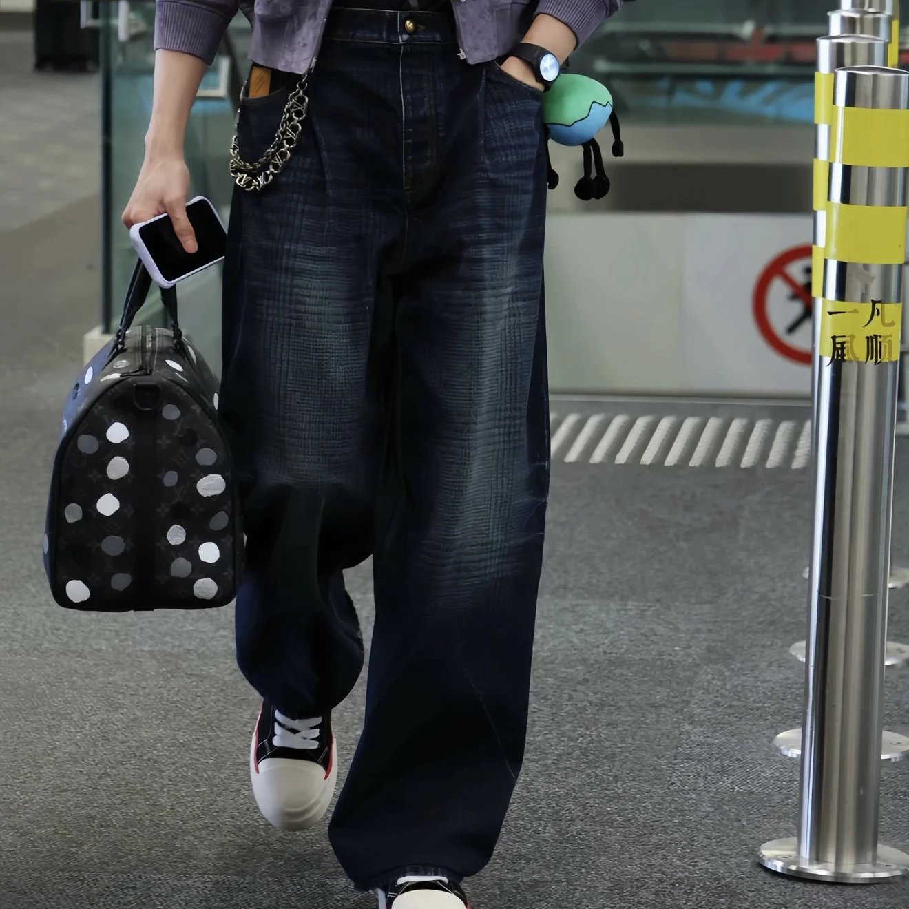 RD-C428 · 14 oz Indigo Wide-Leg Jeans showcase view 1
