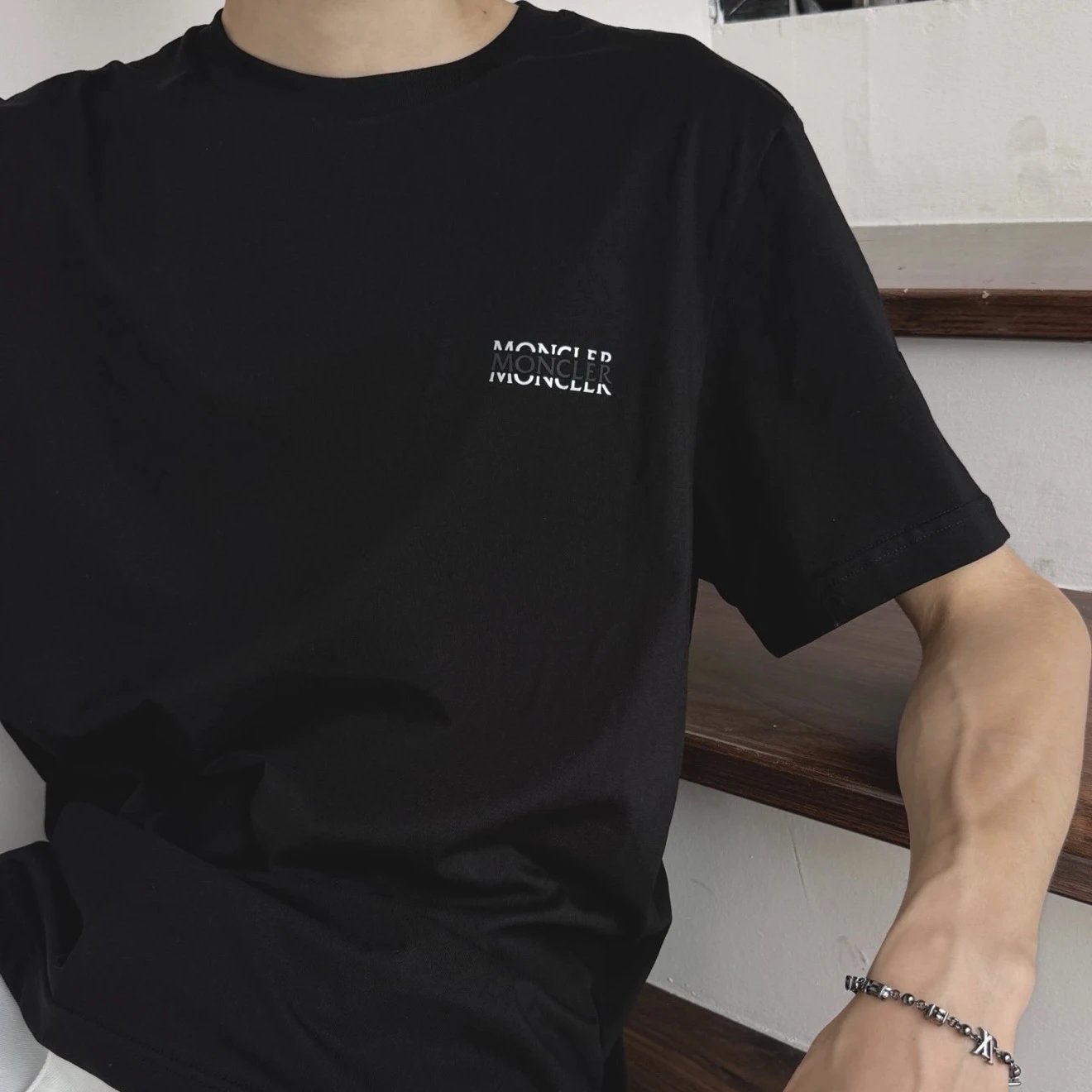 RD-C093 · Two-Tone Letter Graphic T-Shirt showcase view 2