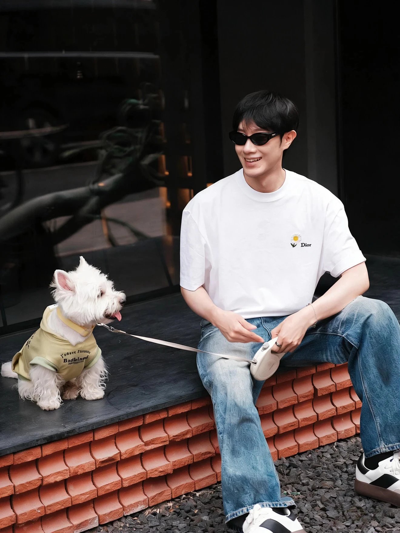 RD-C086 · Daisy Embroidered Cotton T-Shirt showcase view 1