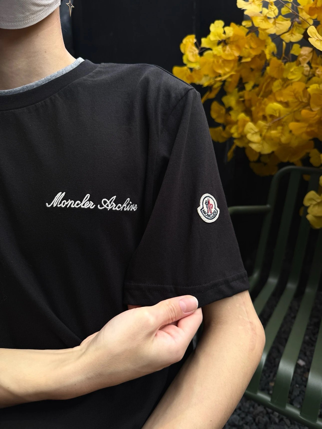 RD-C083 · Contrast-Collar T-Shirt showcase view 3