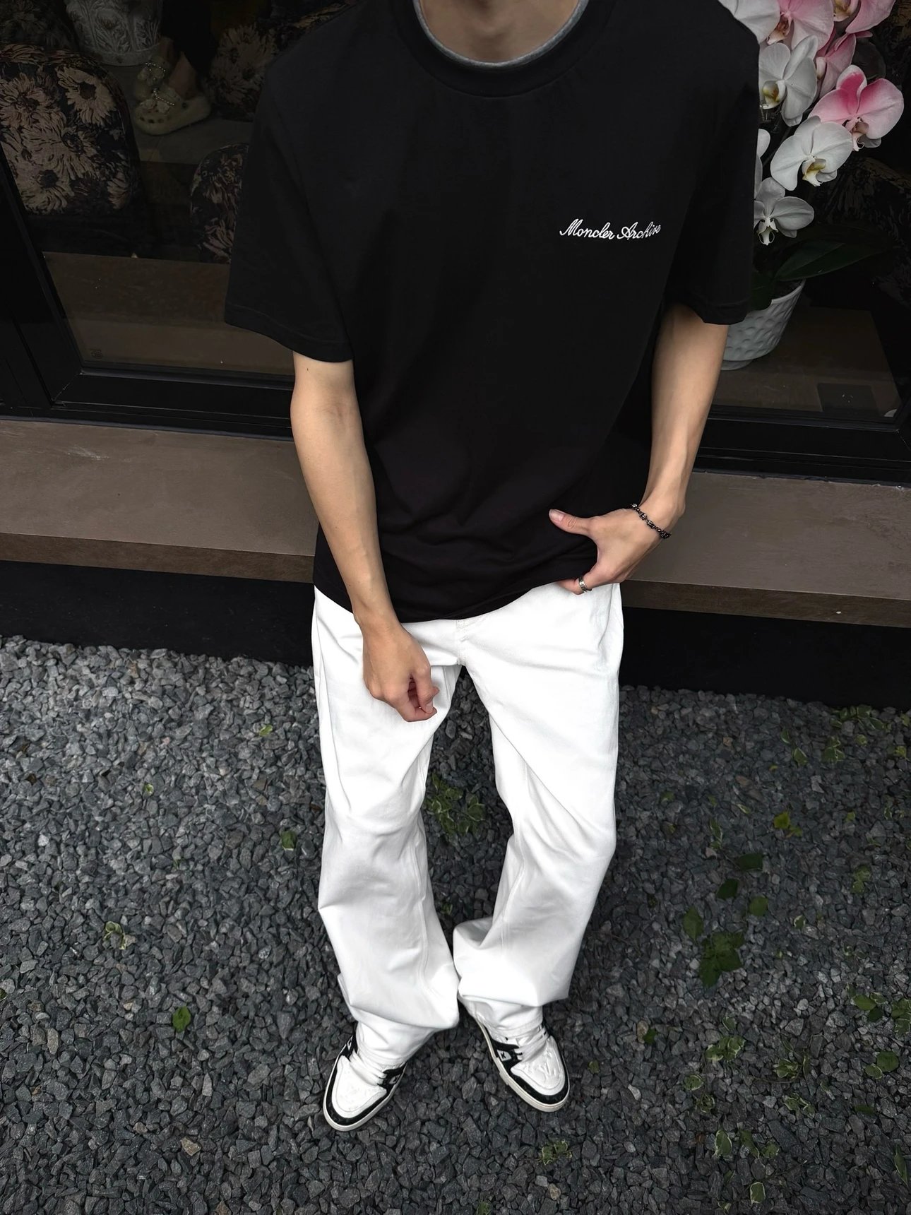 RD-C083 · Contrast-Collar T-Shirt showcase view 4