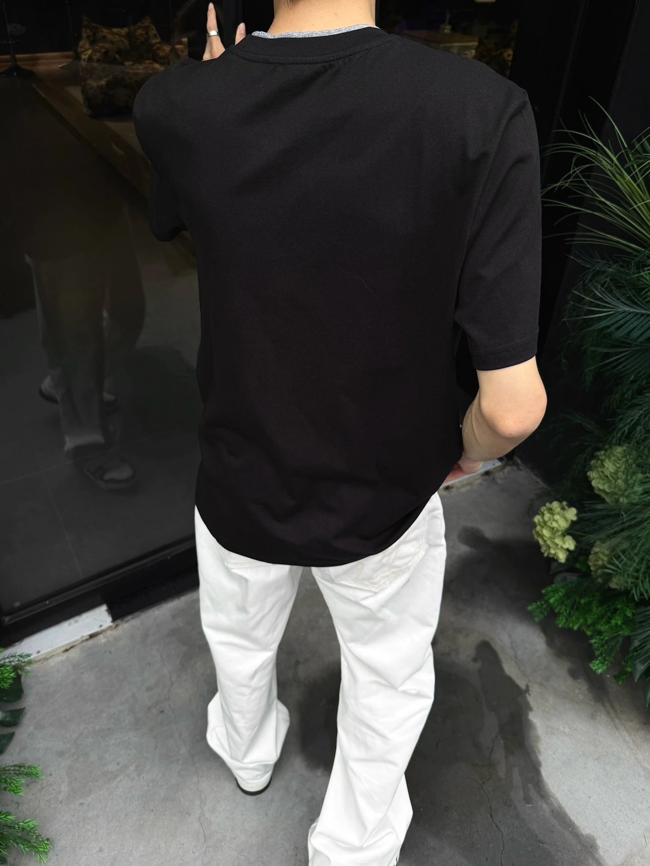RD-C083 · Contrast-Collar T-Shirt showcase view 8