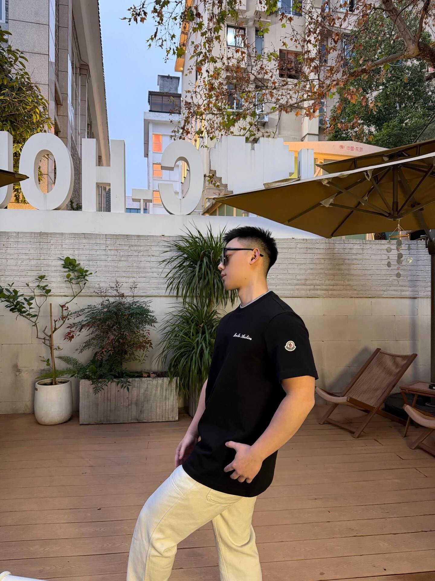 RD-C083 · Contrast-Collar T-Shirt showcase view 11