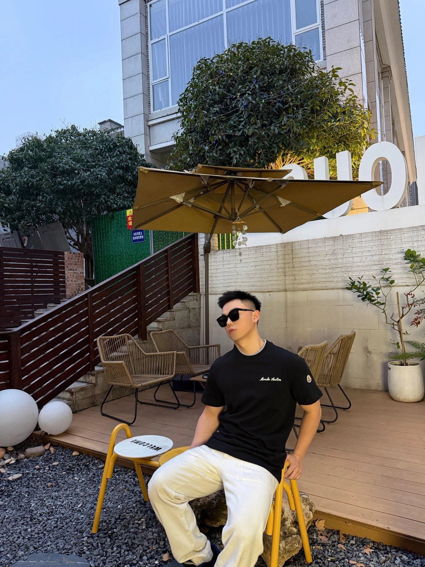 RD-C083 · Contrast-Collar T-Shirt showcase view 14