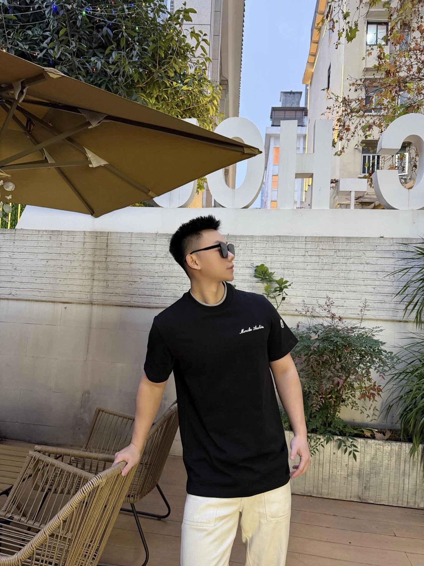 RD-C083 · Contrast-Collar T-Shirt showcase view 13