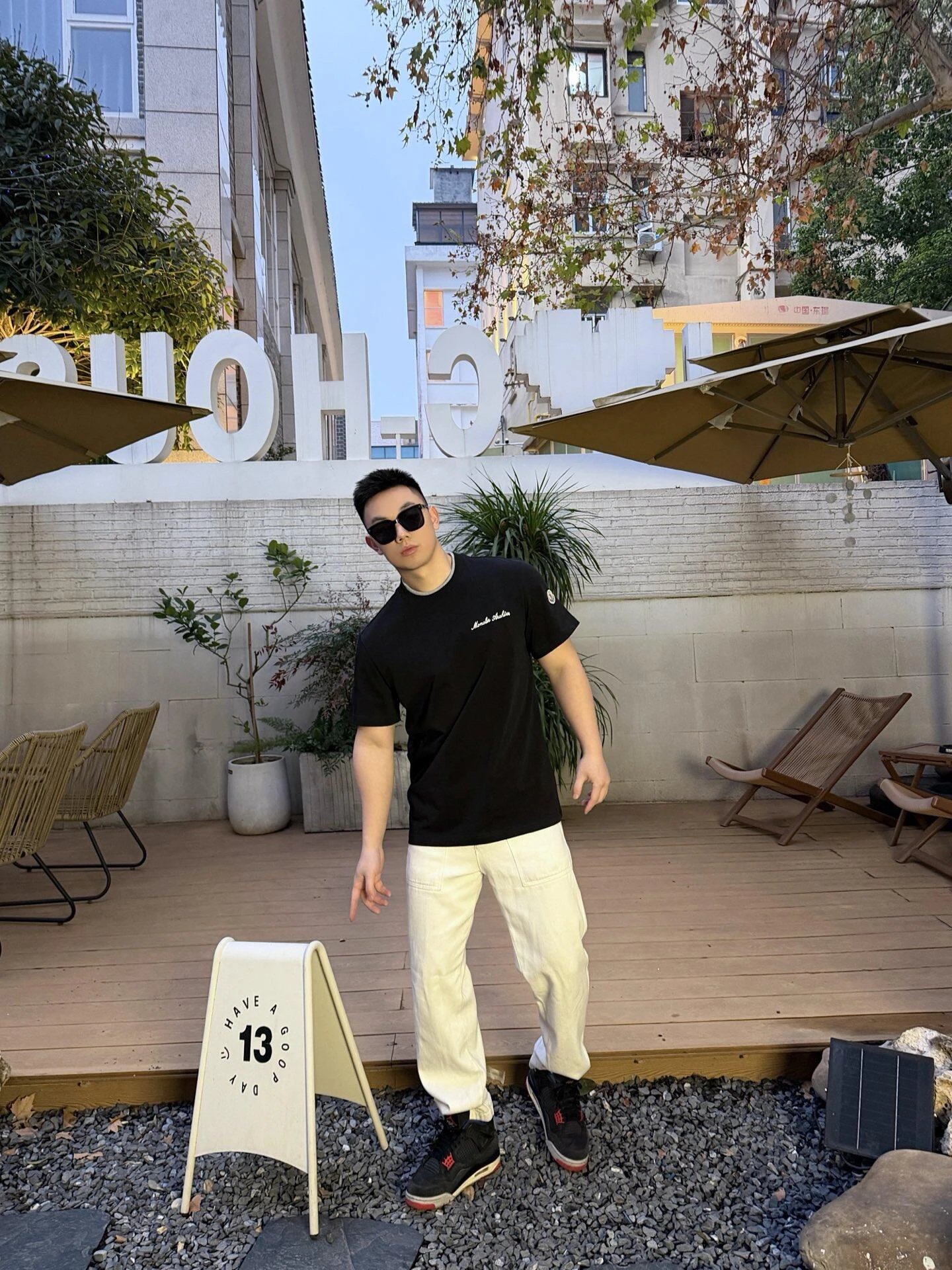 RD-C083 · Contrast-Collar T-Shirt showcase view 12
