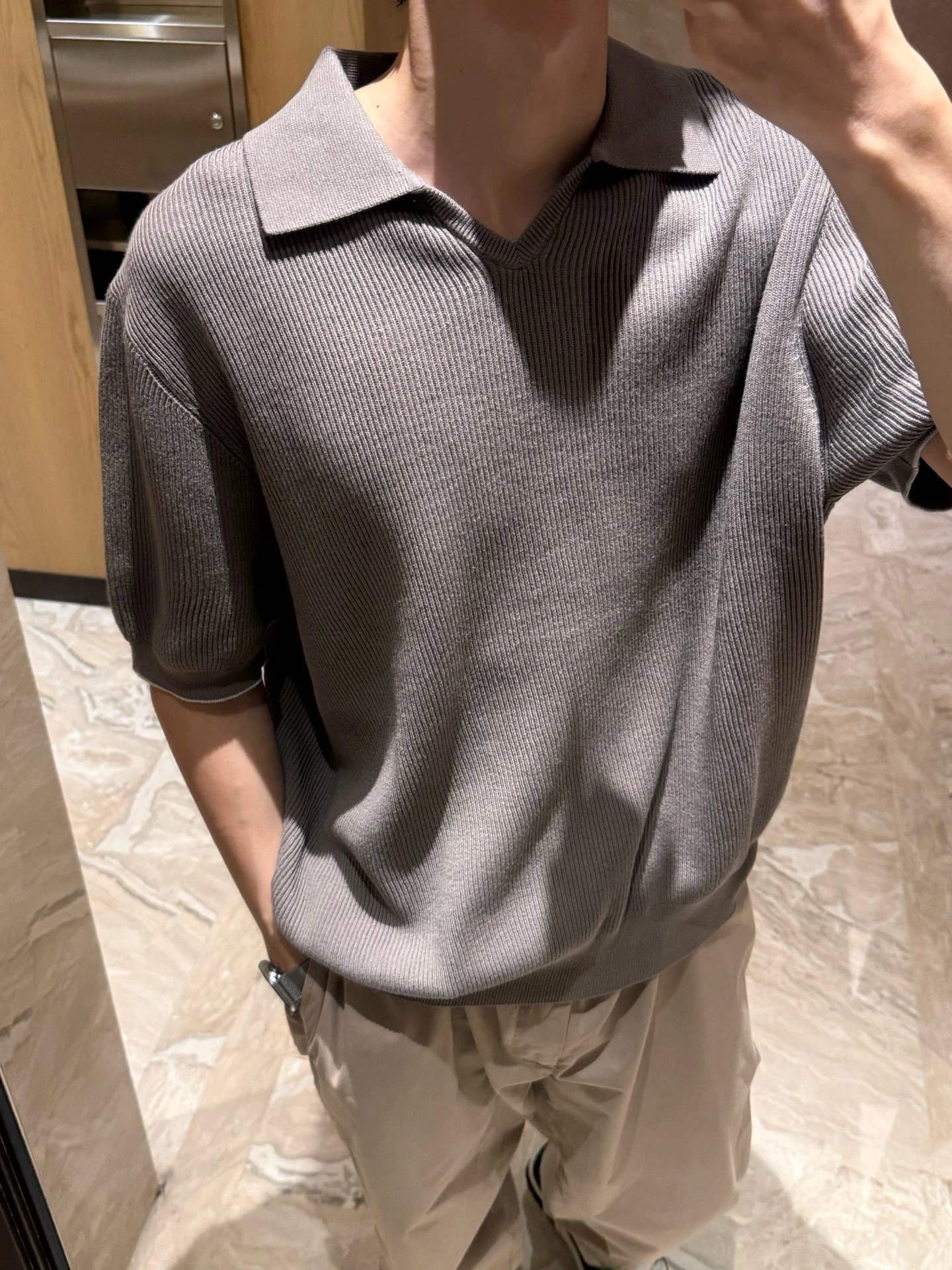 RD-C388 · Seagull-Collar Short-Sleeve Knit showcase view 10