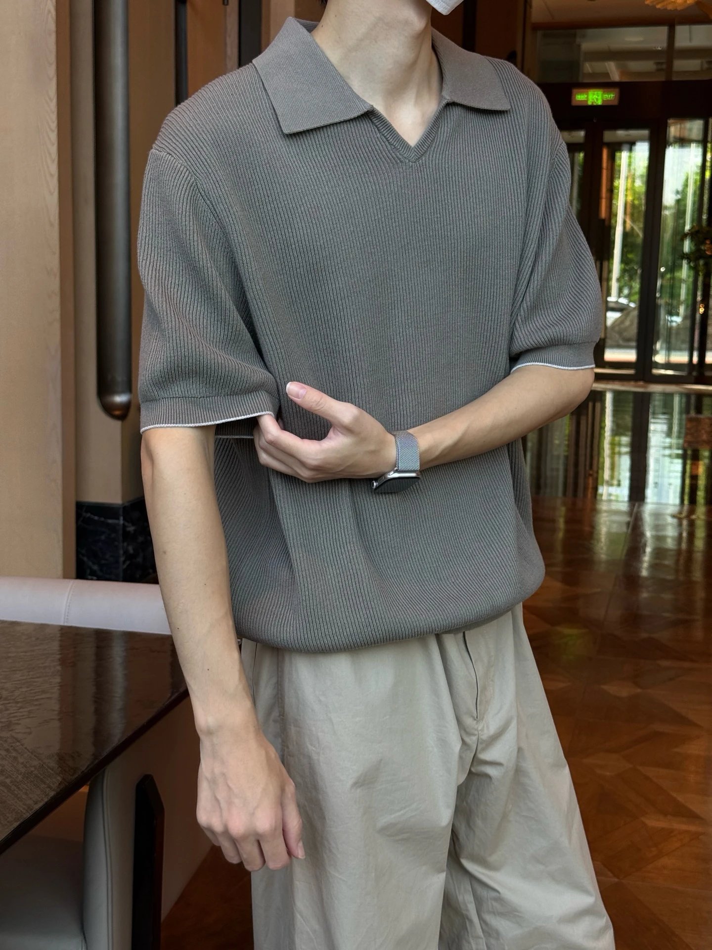 RD-C388 · Seagull-Collar Short-Sleeve Knit showcase view 11