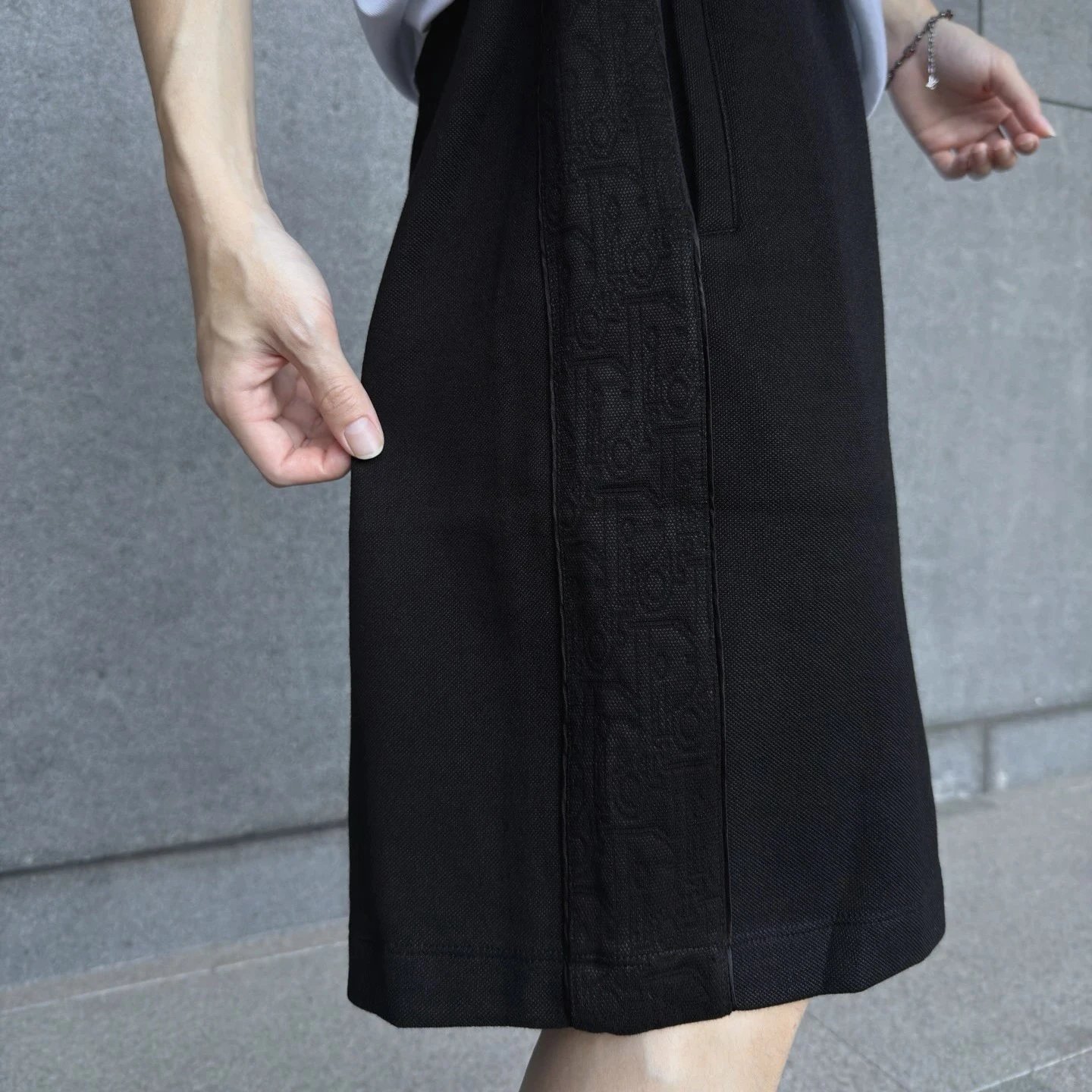 RD-C305 · Side-Jacquard Relaxed Shorts showcase view 2