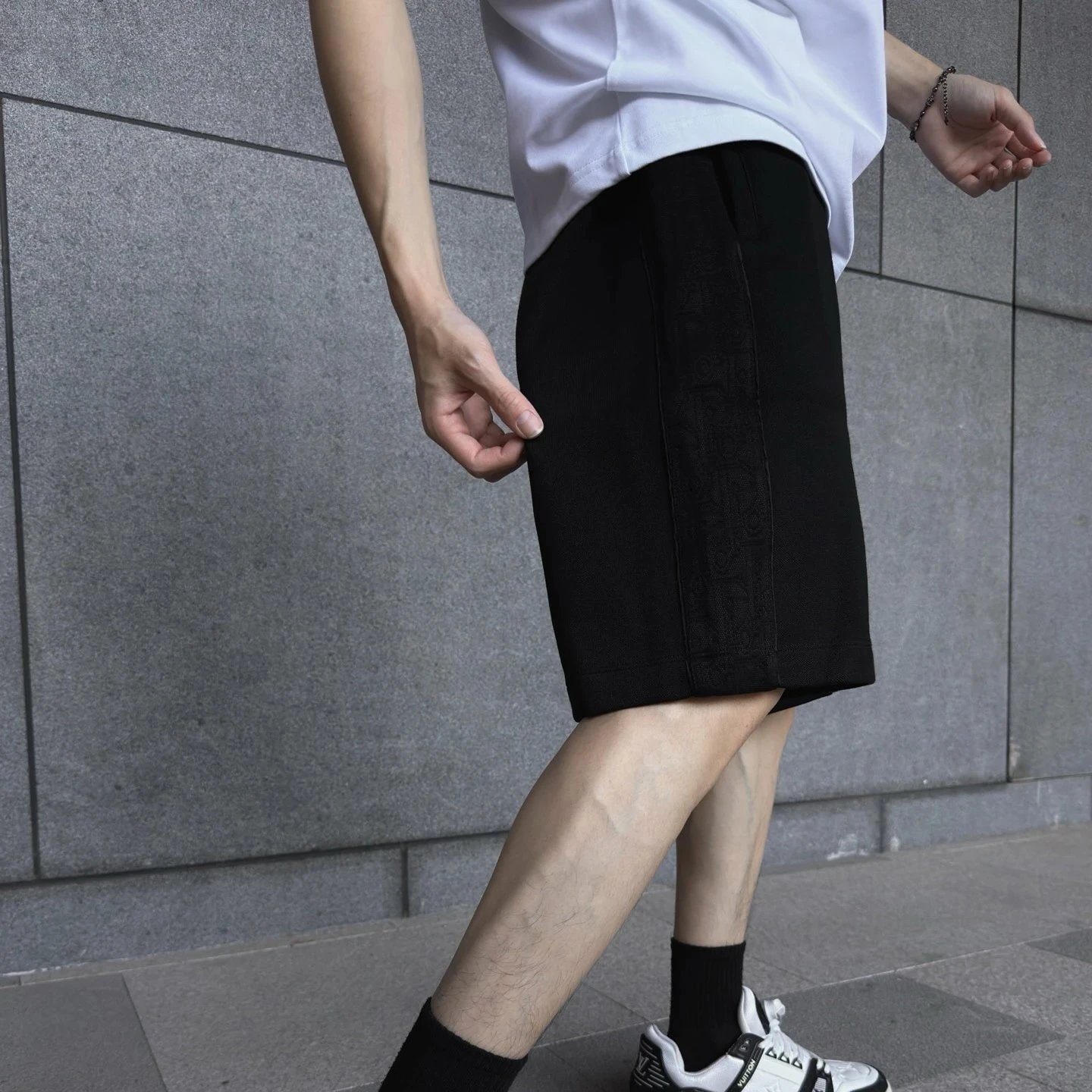 RD-C305 · Side-Jacquard Relaxed Shorts showcase view 3