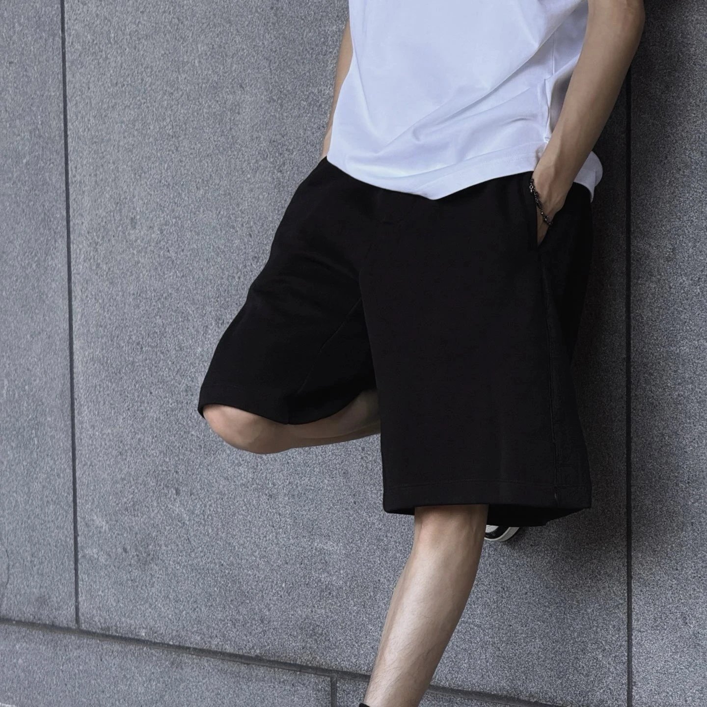 RD-C305 · Side-Jacquard Relaxed Shorts showcase view 6