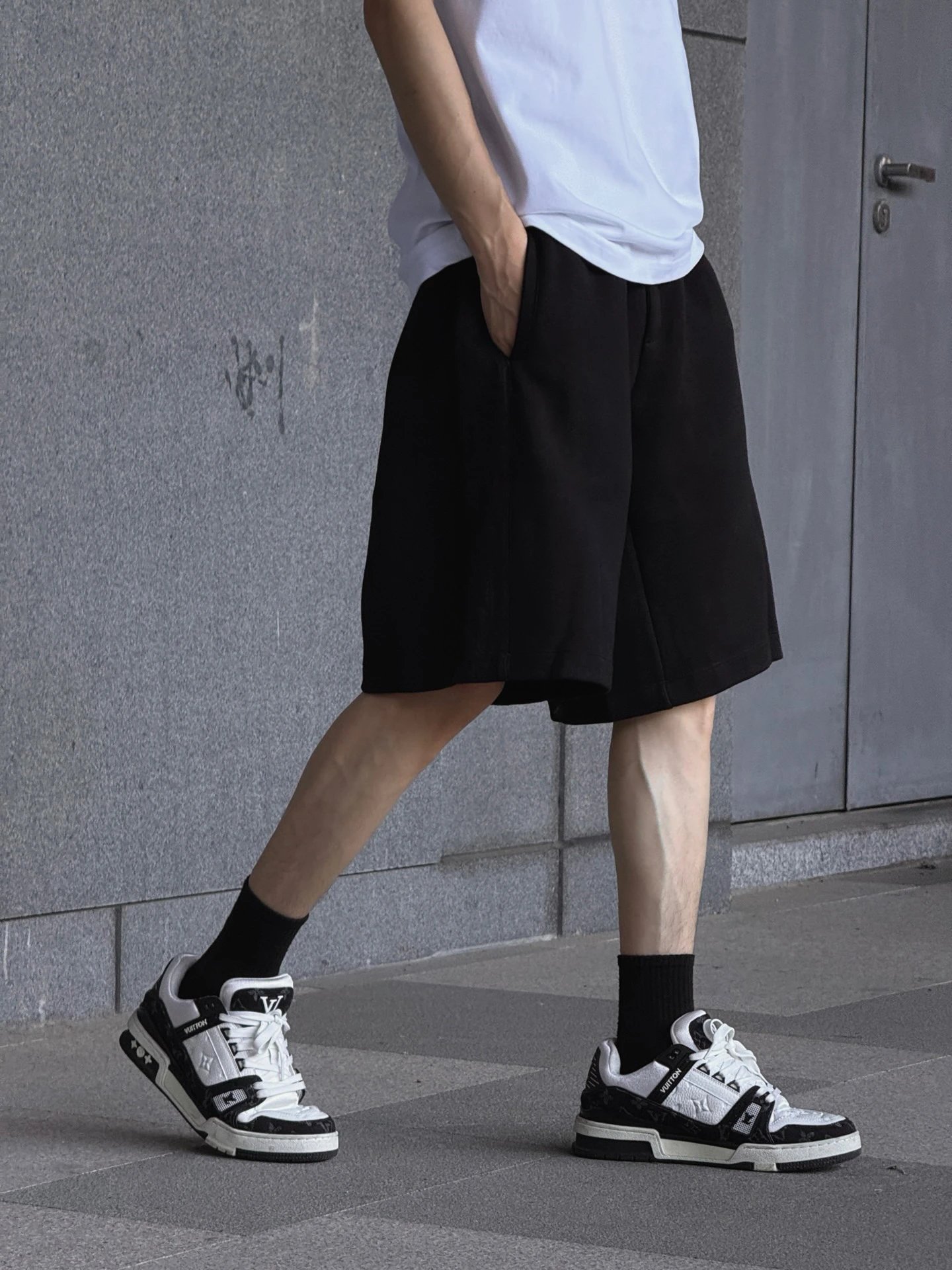 RD-C305 · Side-Jacquard Relaxed Shorts showcase view 7