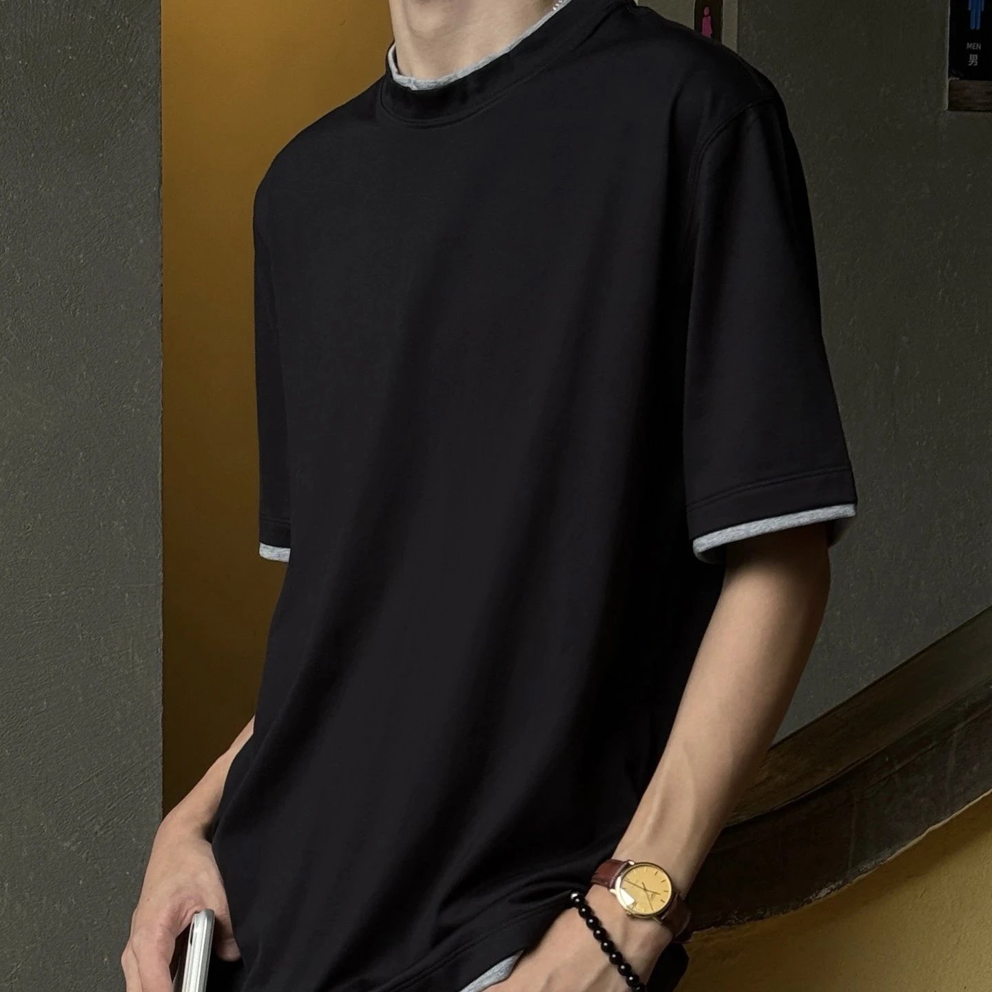 RD-C085 · Color-Contrast Layered Short-Sleeve T-Shirt showcase view 5