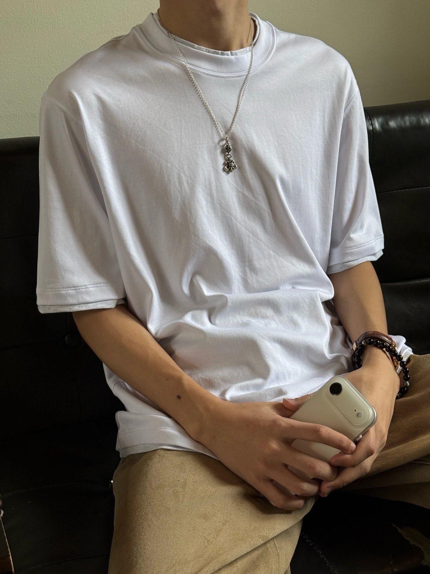 RD-C085 · Color-Contrast Layered Short-Sleeve T-Shirt showcase view 10