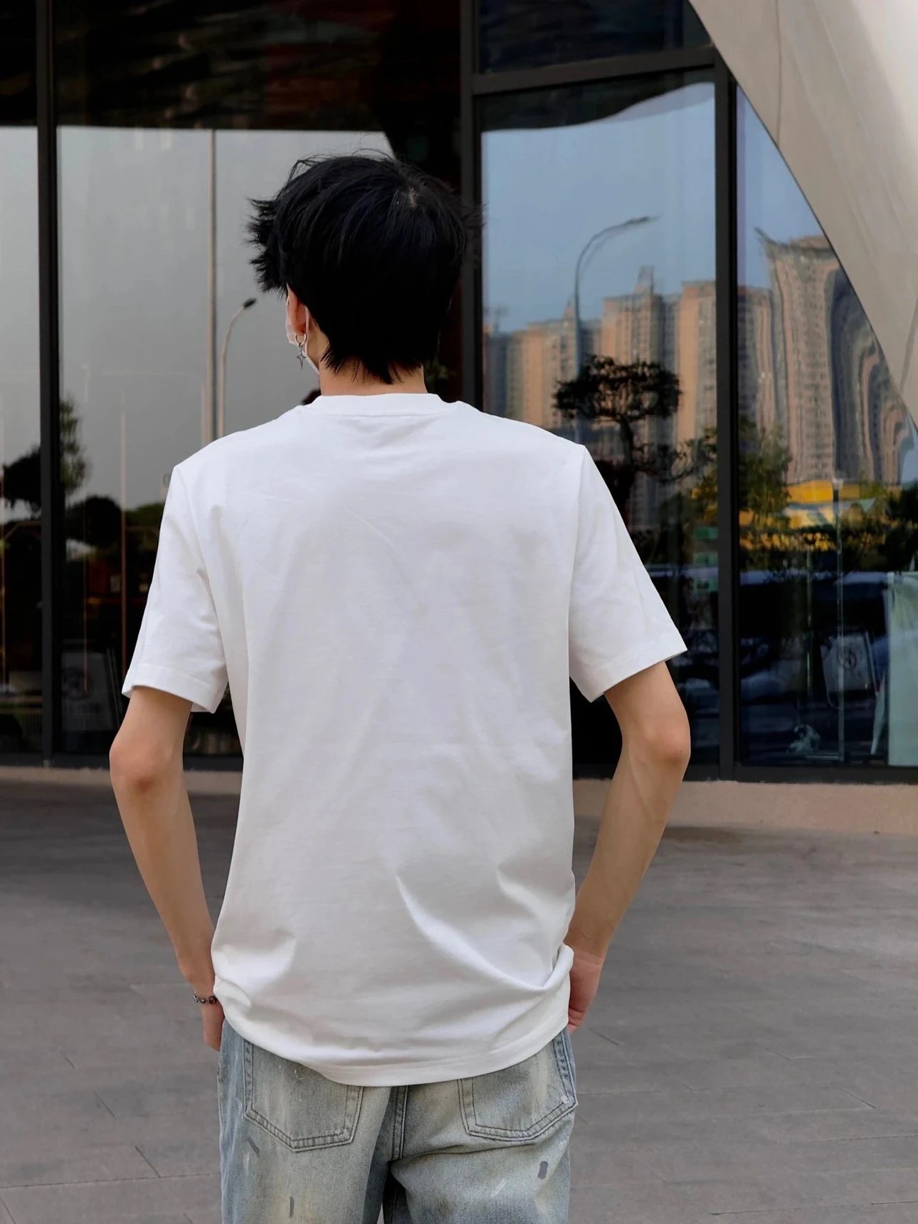 RD-C213 · Embroidered Logo Straight-Fit T-Shirt showcase view 12