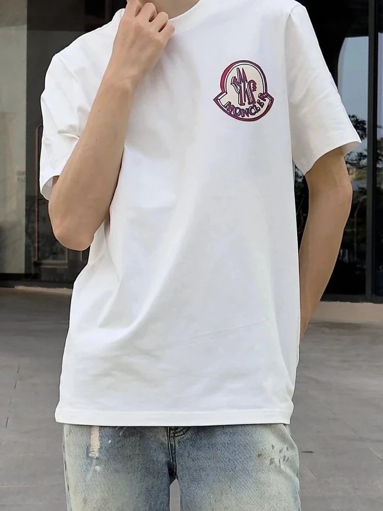 RD-C213 · Embroidered Logo Straight-Fit T-Shirt showcase view 14