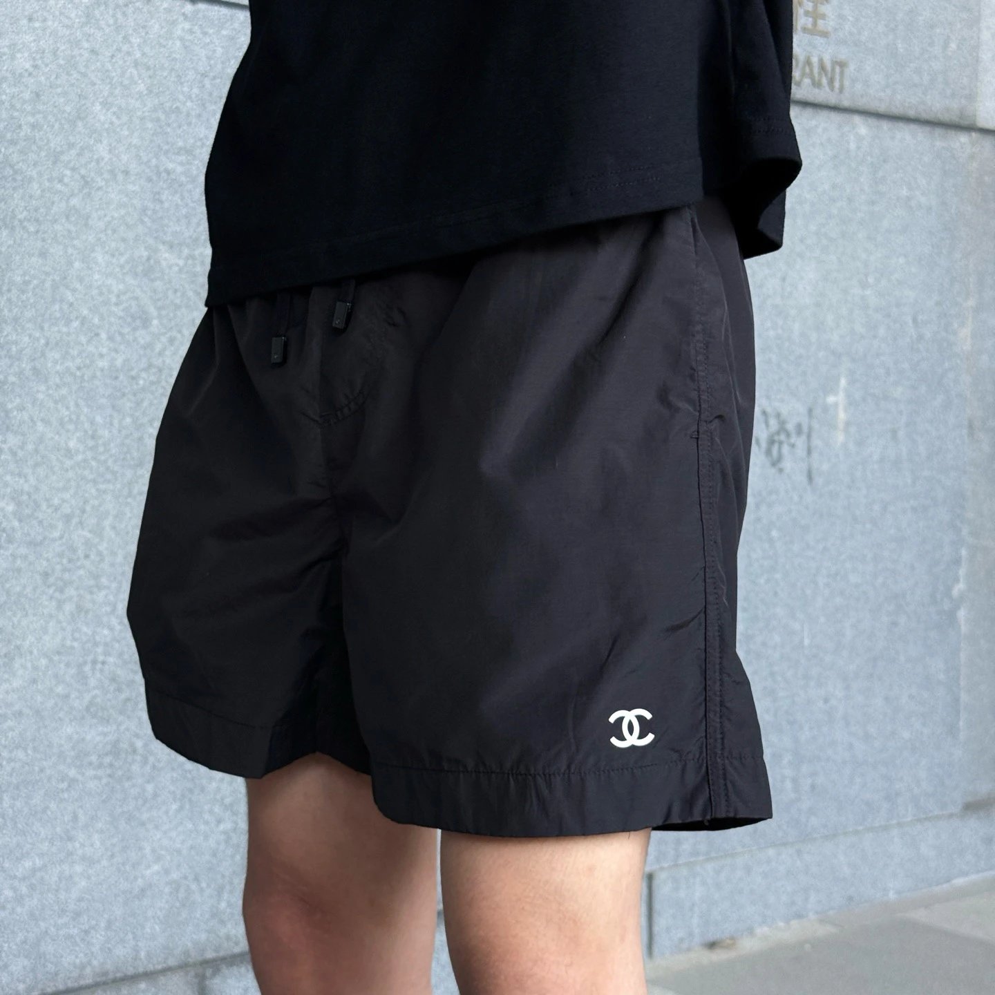 RD-C307 · Mesh-Lined Nylon-Cotton Casual Shorts showcase view 1