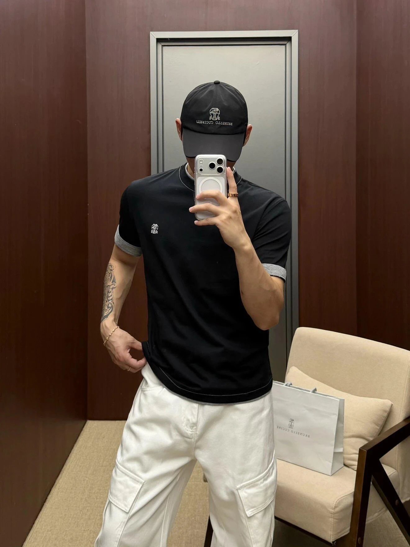 RD-C068 · Travelwear Layered Short-Sleeve T-Shirt showcase view 4