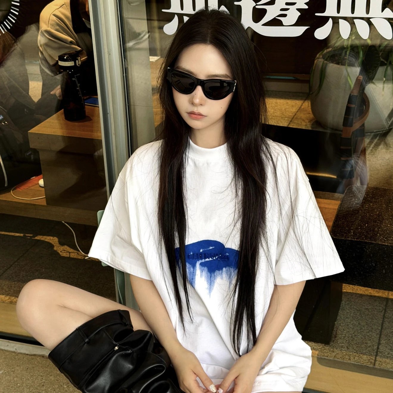 RD-C065 · Brush Graphic Embroidered T-Shirt showcase view 3