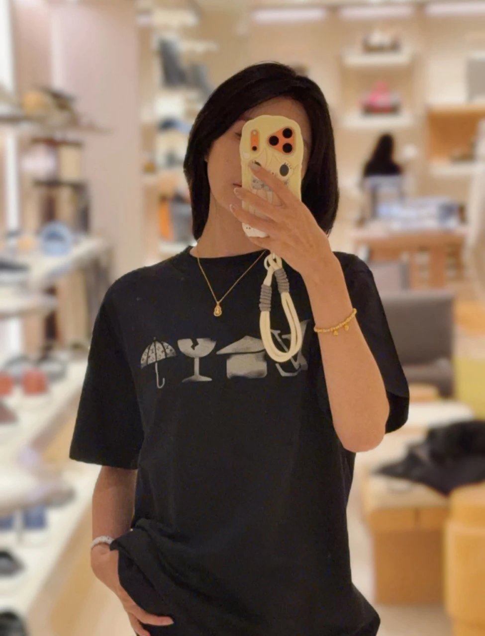 RD-C043 · Wine Glass Graphic Cotton Tee showcase view 6