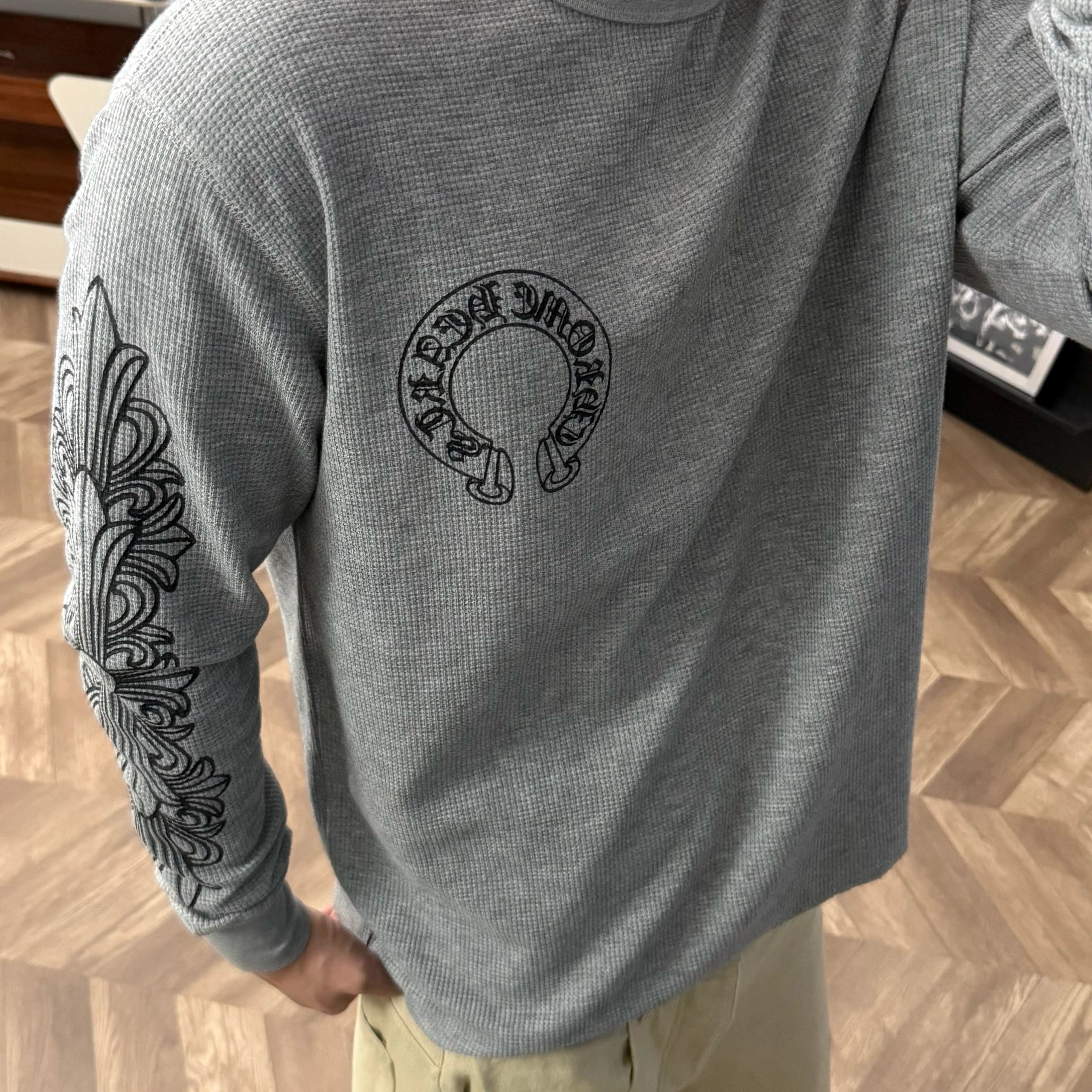 RD-C004 · Ornamental Waffle Long Sleeve showcase view 1