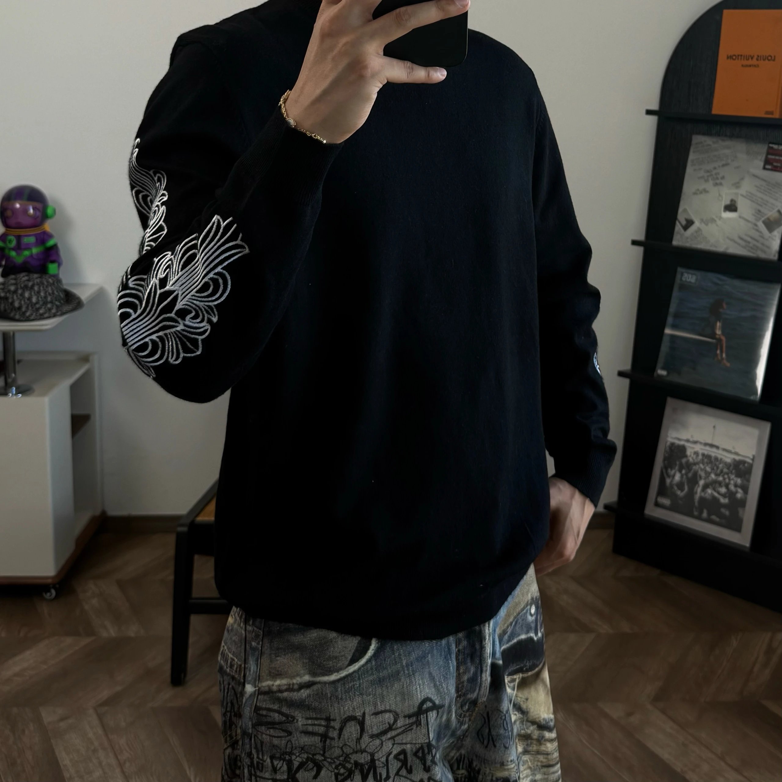 RD-C008 · Cross-Embroidered Wool-Cotton Sweater — Black showcase view 3