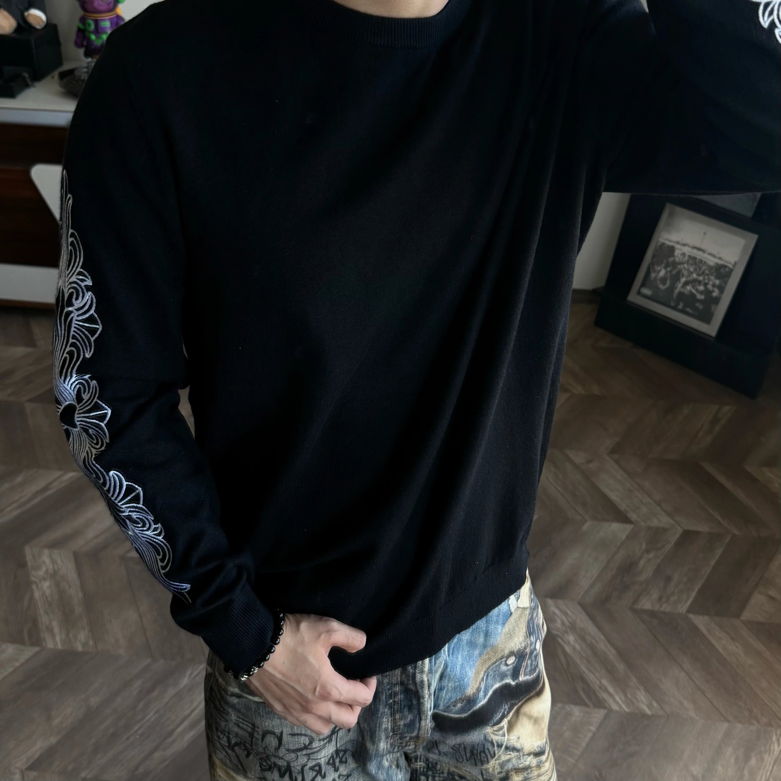 RD-C008 · Cross-Embroidered Wool-Cotton Sweater — Black showcase view 4