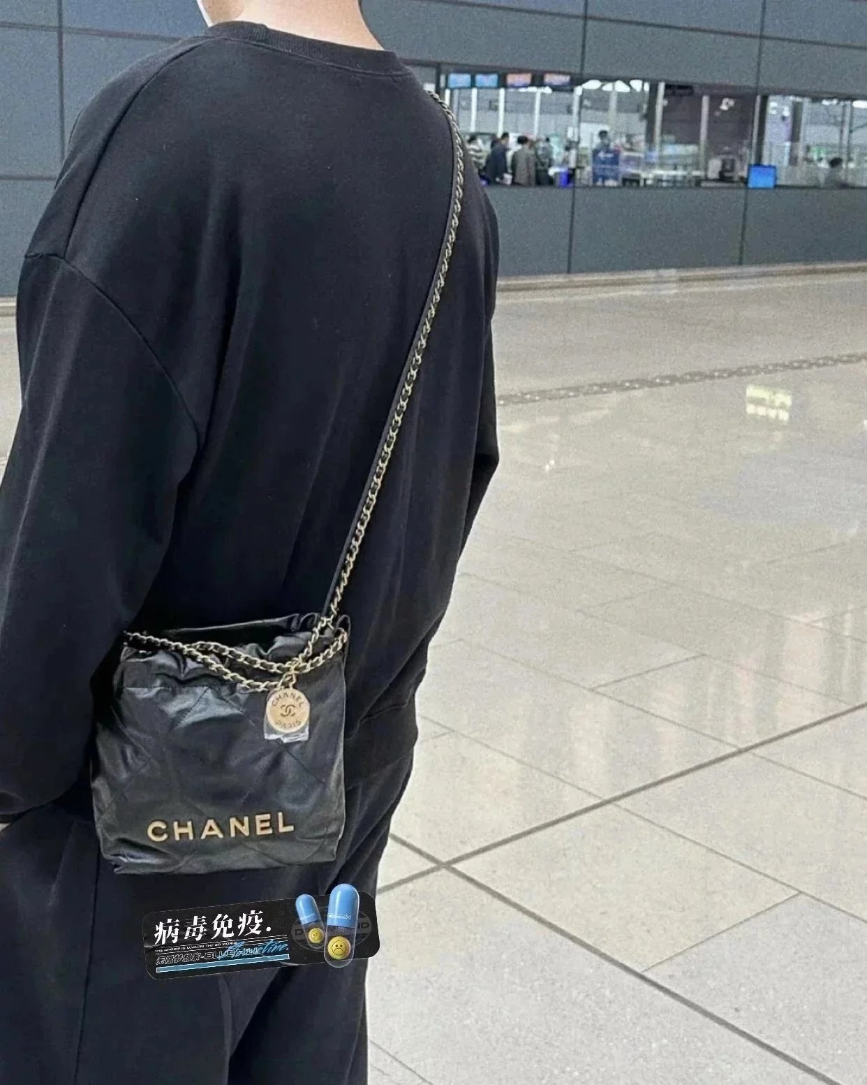 RD-B002 · Gathered Chain Shoulder Bag showcase view 2