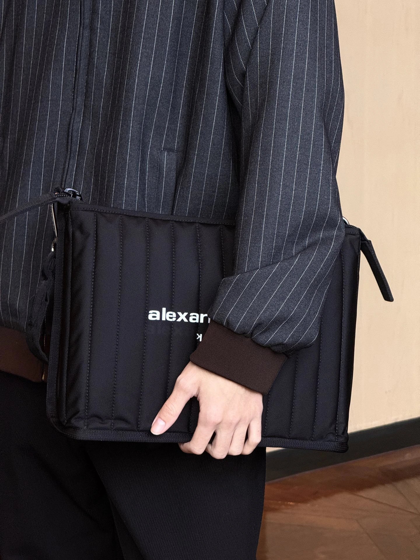RD-B004 · Quilted Shoulder Tote showcase view 2