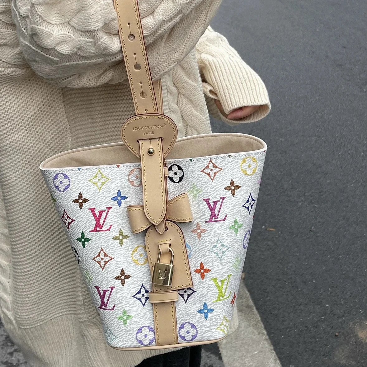 RD-B007 · Monogram Bucket Tote showcase view 2