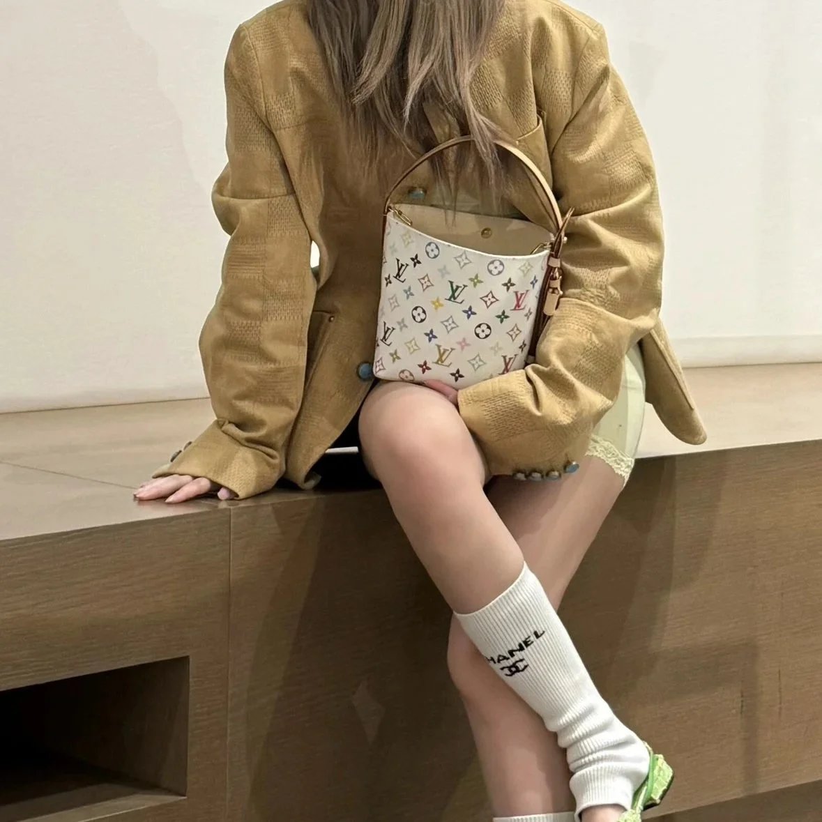RD-B007 · Monogram Bucket Tote showcase view 5