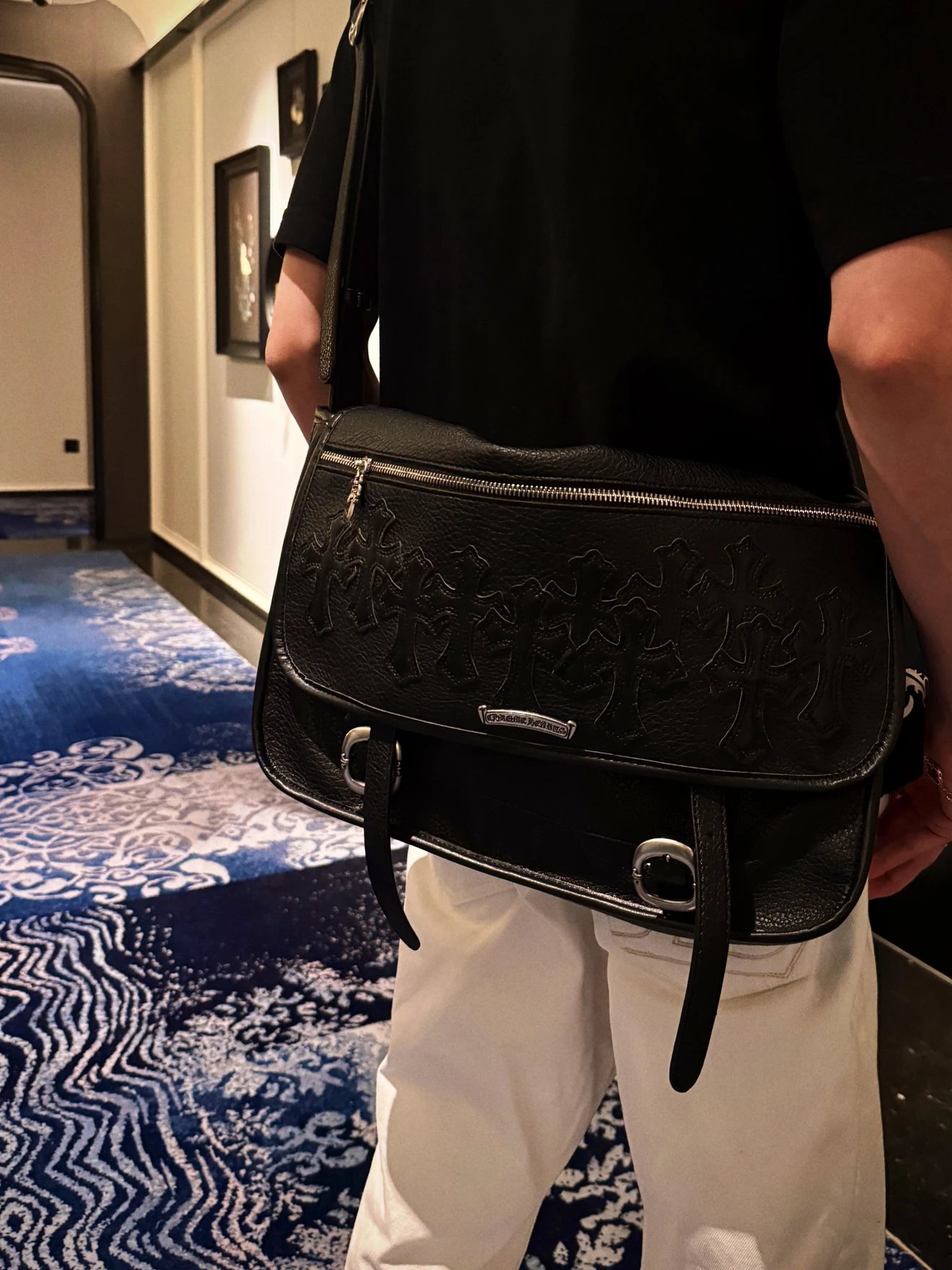 RD-B009 · Cross Patch Leather Messenger Bag showcase view 2