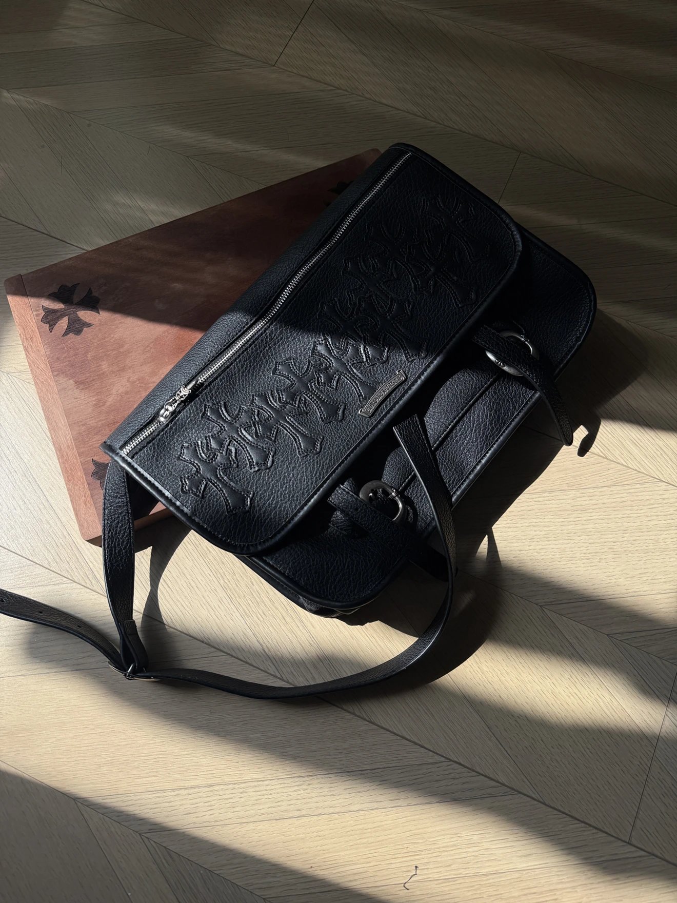 RD-B009 · Cross Patch Leather Messenger Bag showcase view 4