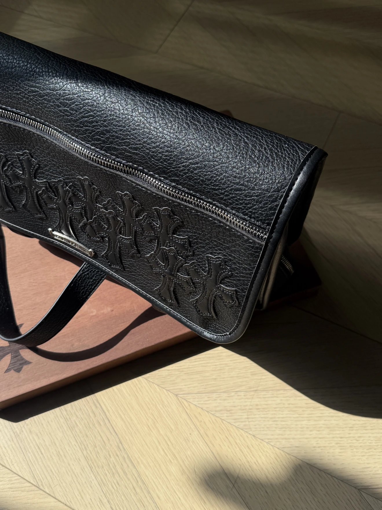 RD-B009 · Cross Patch Leather Messenger Bag showcase view 7