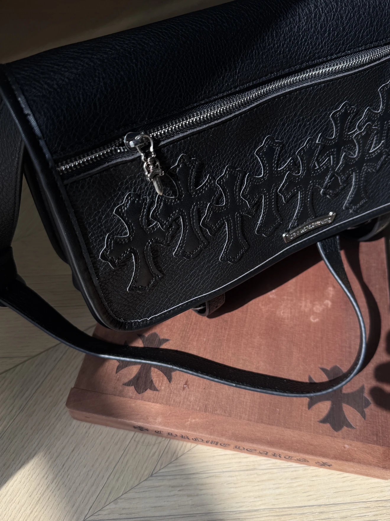 RD-B009 · Cross Patch Leather Messenger Bag showcase view 8