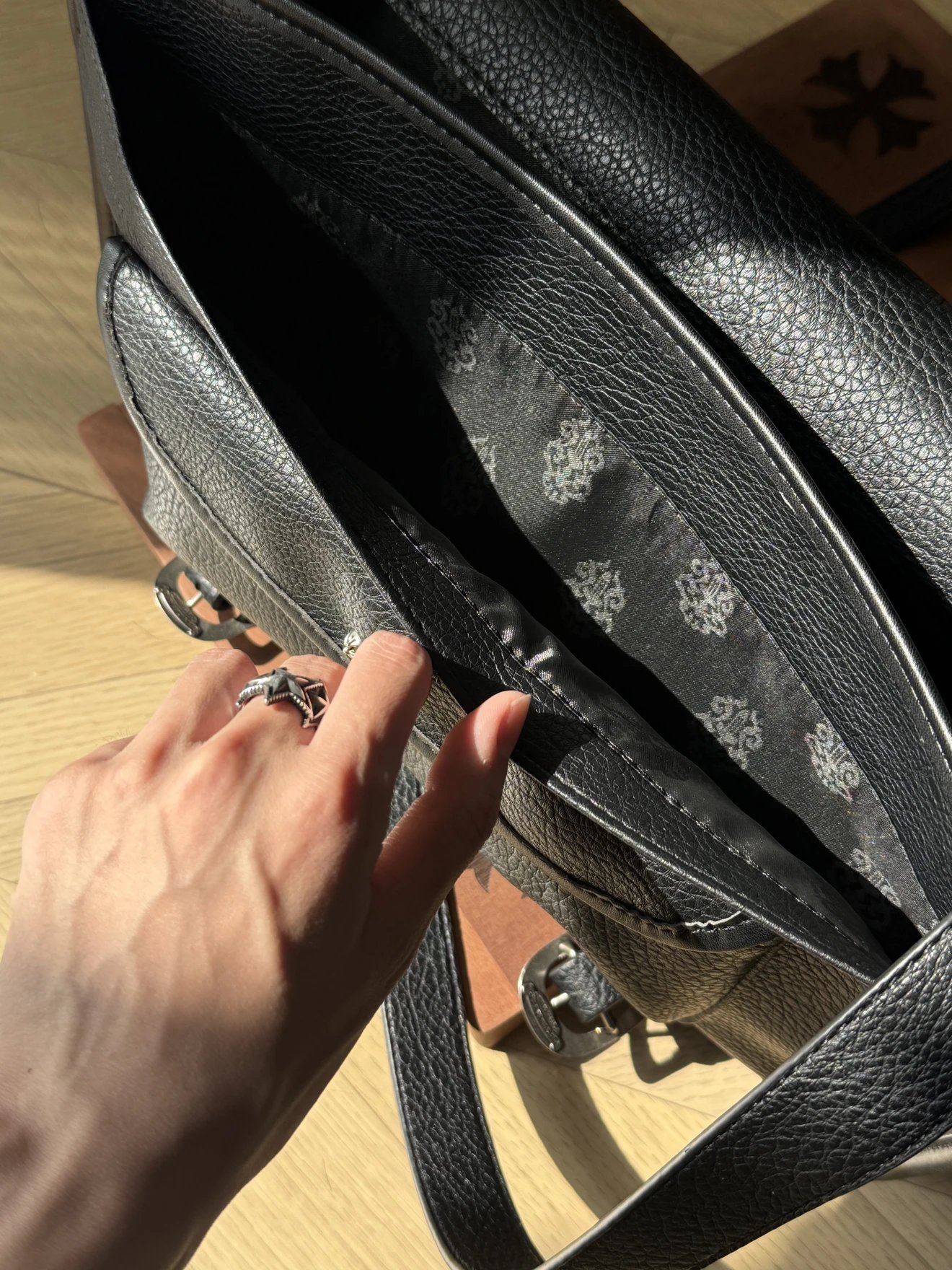 RD-B009 · Cross Patch Leather Messenger Bag showcase view 9