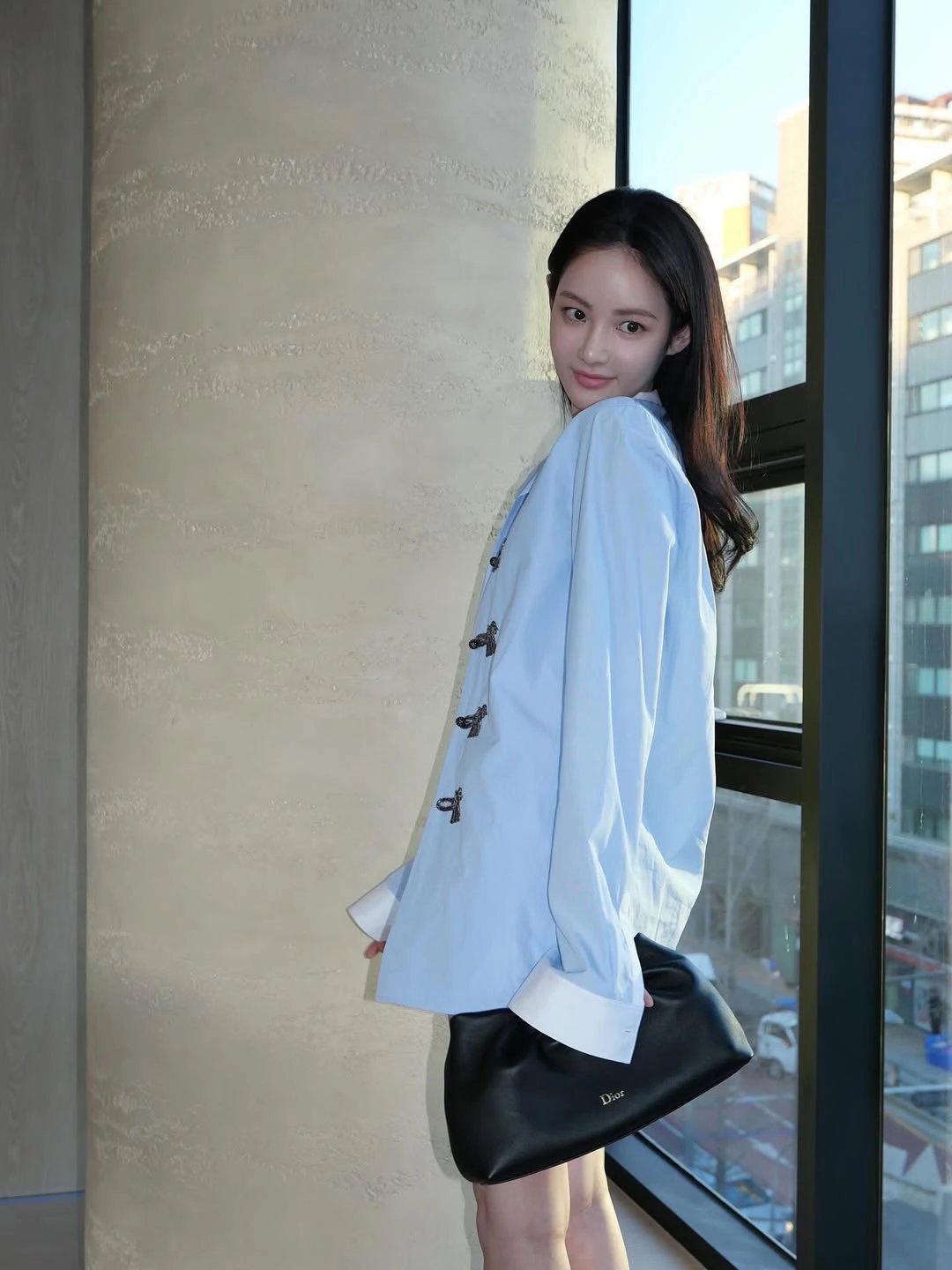 RD-B010 · Bow Detail Leather Shoulder Bag showcase view 5