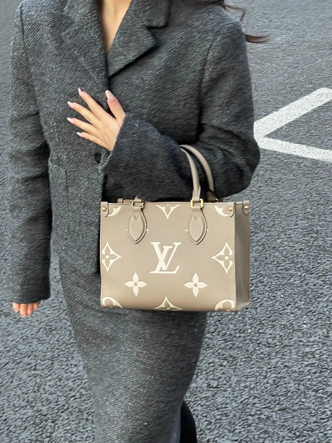 RD-B011 · Large Motif Mini Leather Tote showcase view 3