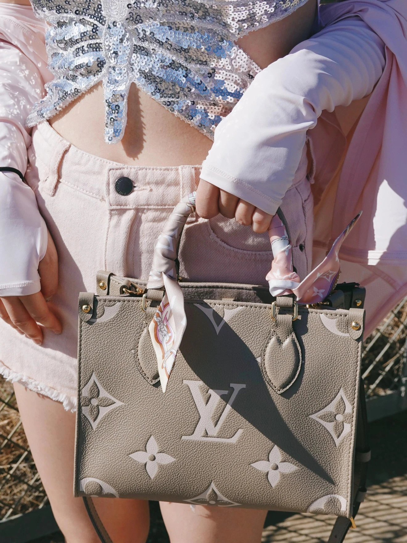 RD-B011 · Large Motif Mini Leather Tote showcase view 5