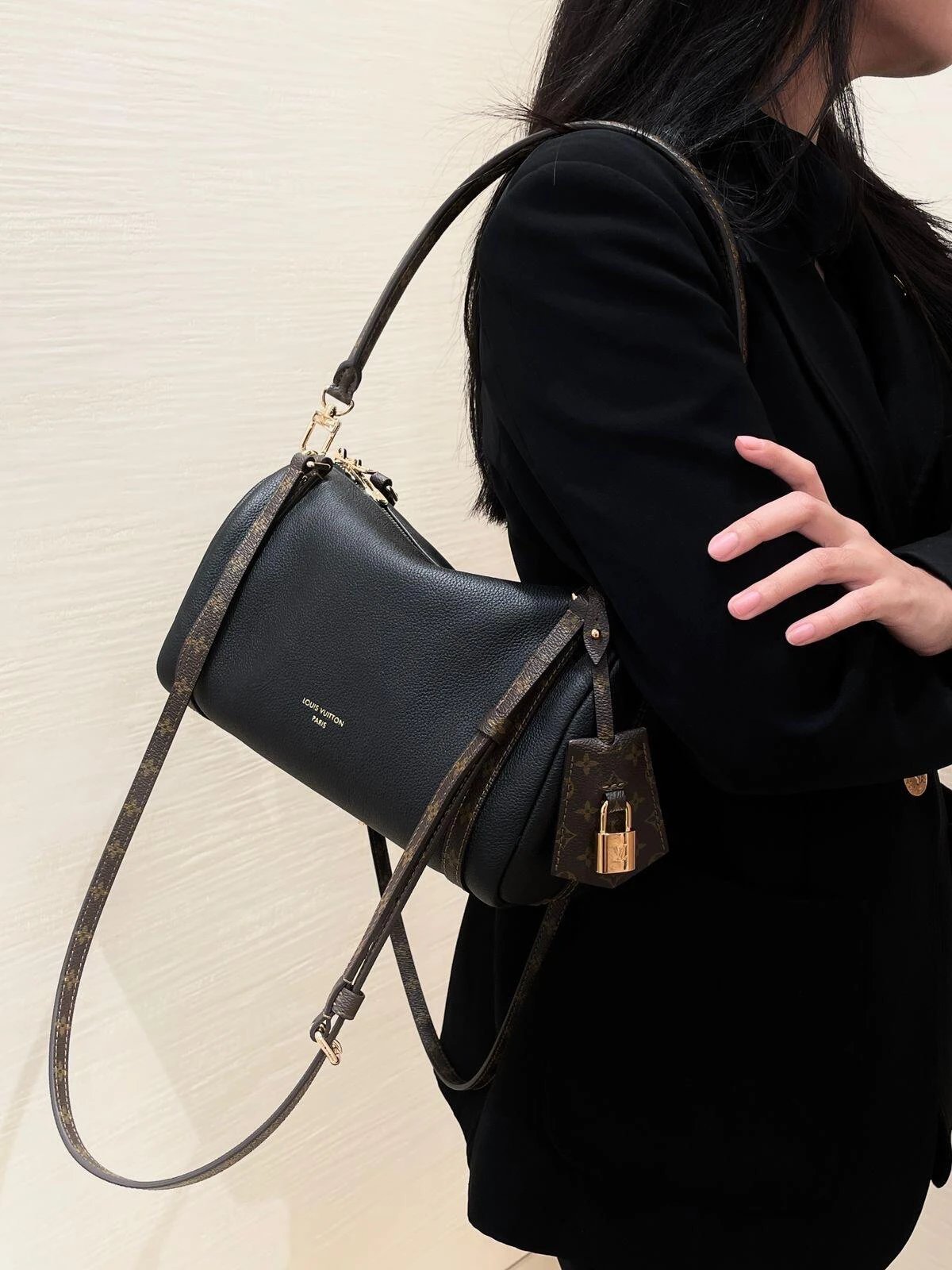 RD-B012 · Monogram Trim Leather Shoulder Bag showcase view 2