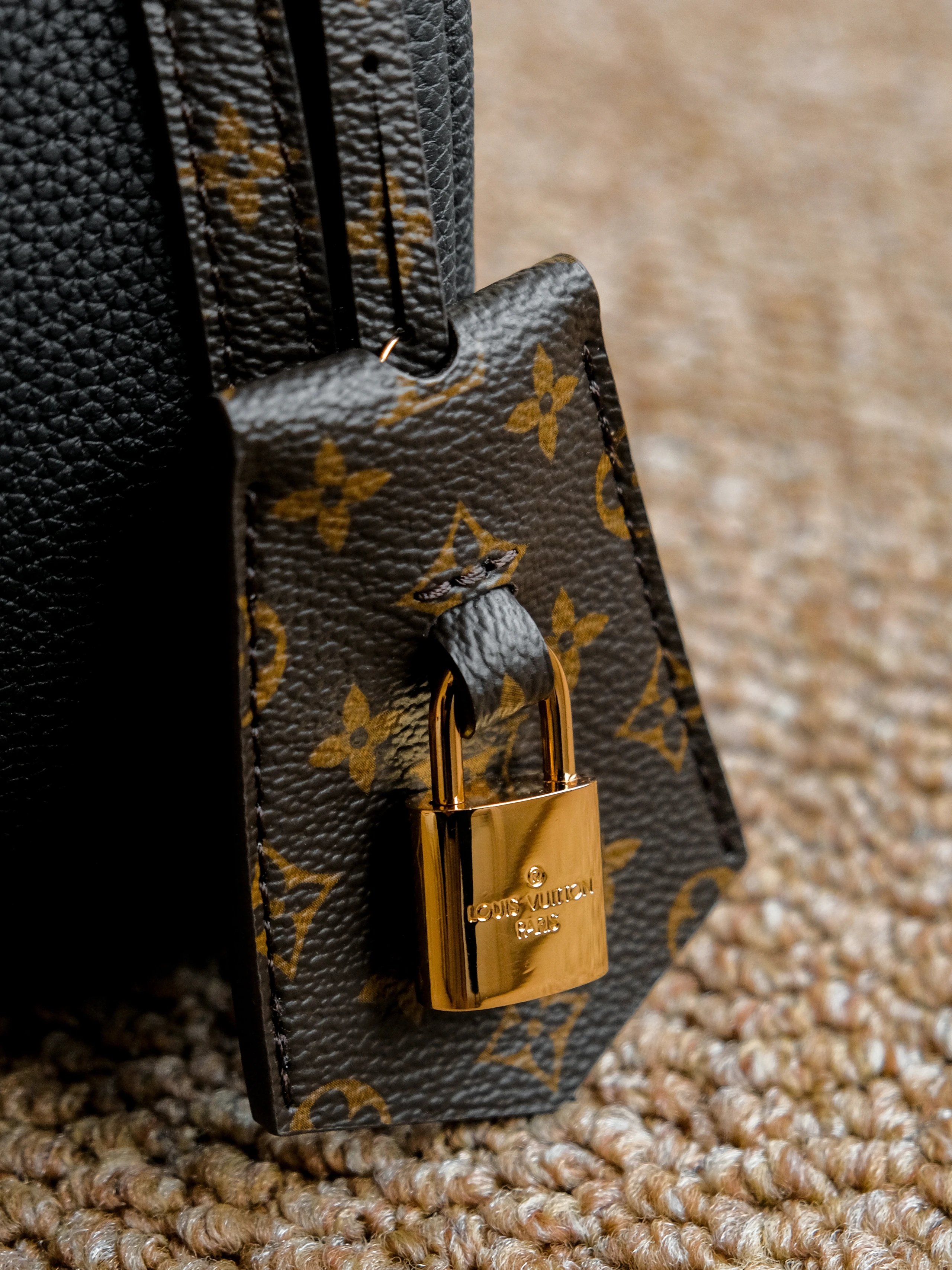 RD-B012 · Monogram Trim Leather Shoulder Bag showcase view 6