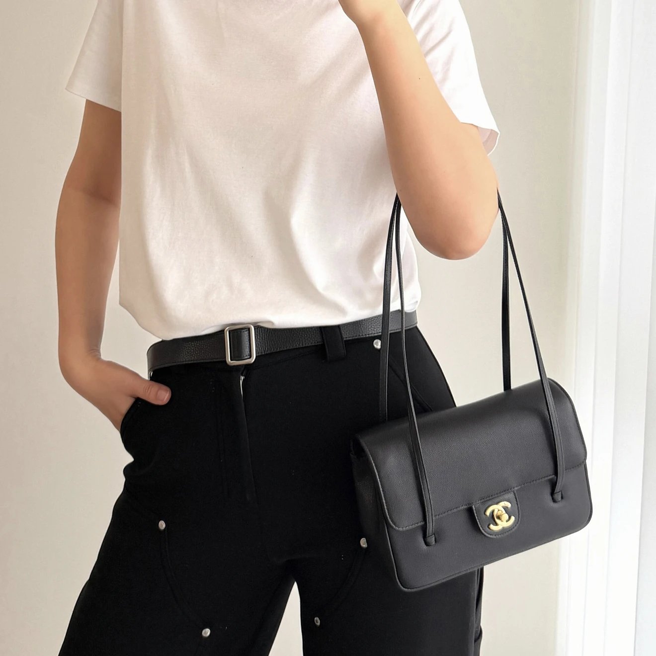 RD-B015 · Grained Leather Flap Shoulder Bag showcase view 4